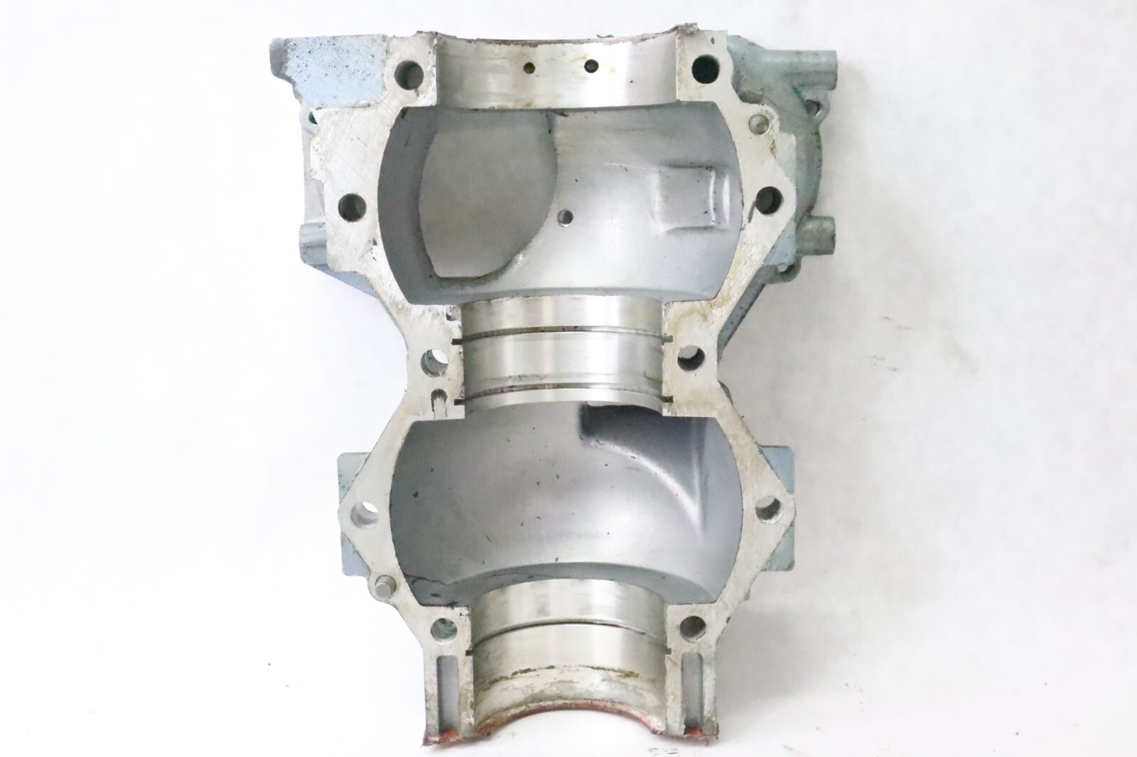 1990-1997 YAMAHA 25 hp OUTBOARD intake side of crankcase 695-15100-02-94 - Image 8
