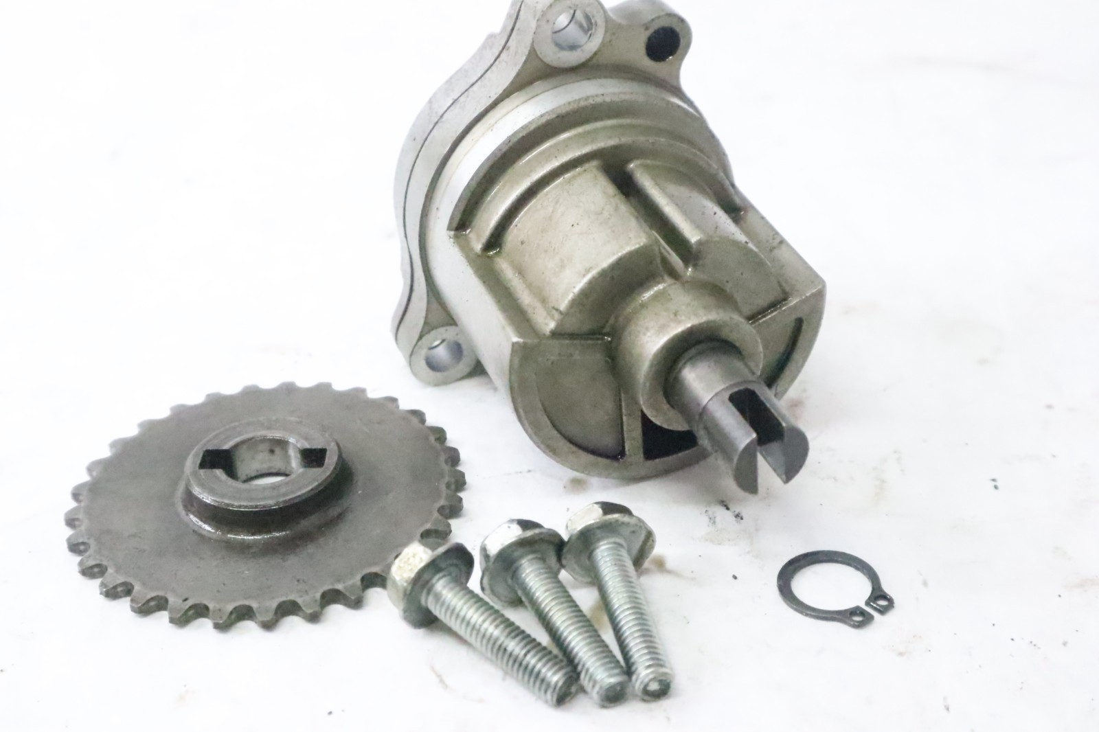 1995 99-04 Suzuki VS800 VS800GLP Intruder OEM Oil Pump Engine - Image 5