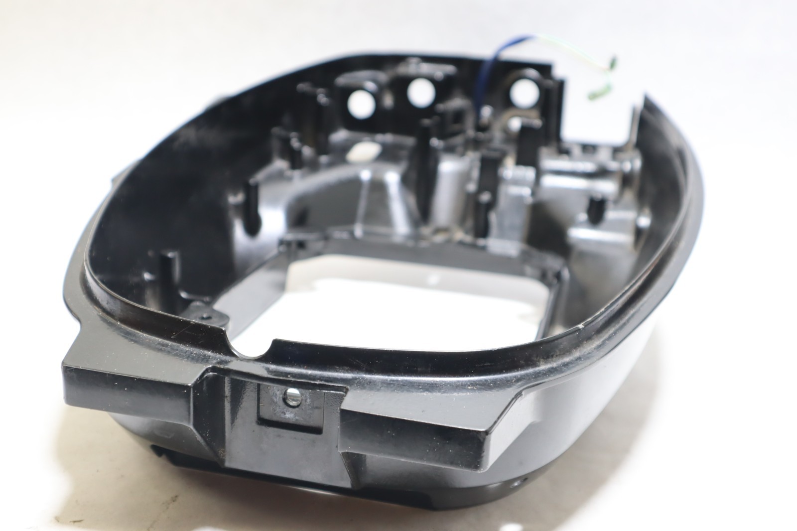 2189-853777T 07 Mercury F 9.9 hp 4S Outboard bottom cowl - Image 5