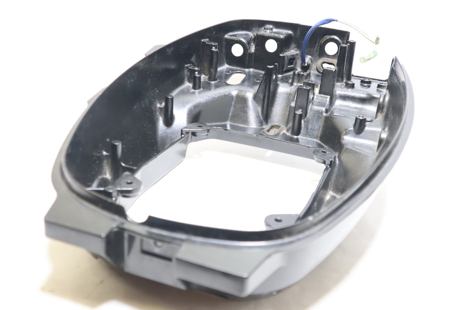 2189-853777T 07 Mercury F 9.9 hp 4S Outboard bottom cowl - Image 6