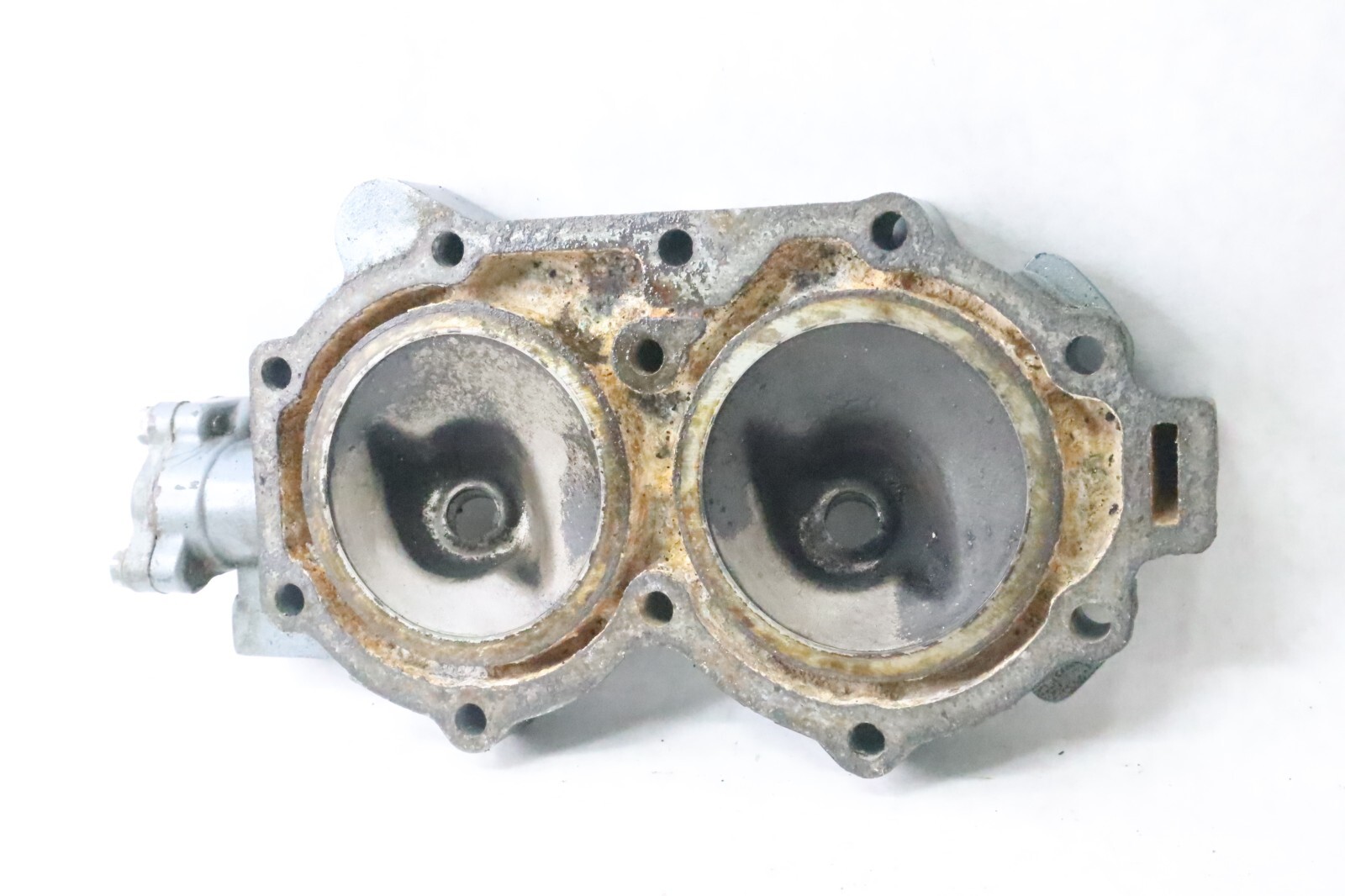 1990-97 Yamaha 25 hp 695-11111-01-94 Head, cylinder 1 Genuine OEM Part - Image 9