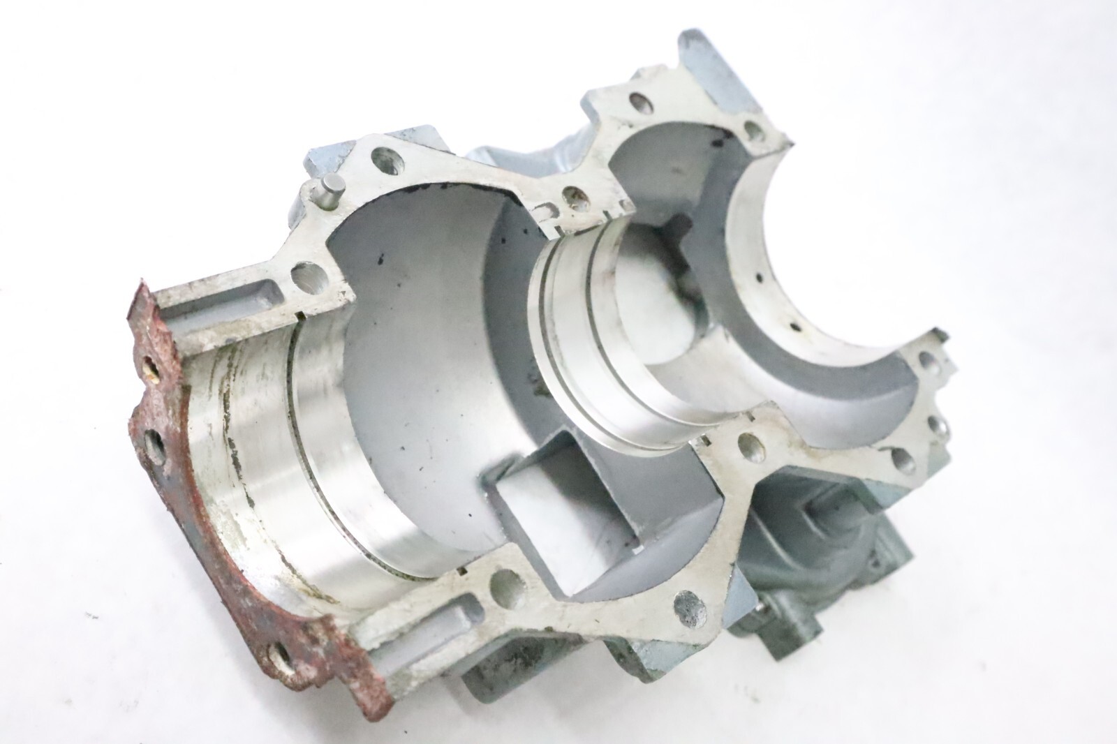 1990-1997 YAMAHA 25 hp OUTBOARD intake side of crankcase 695-15100-02-94 - Image 9