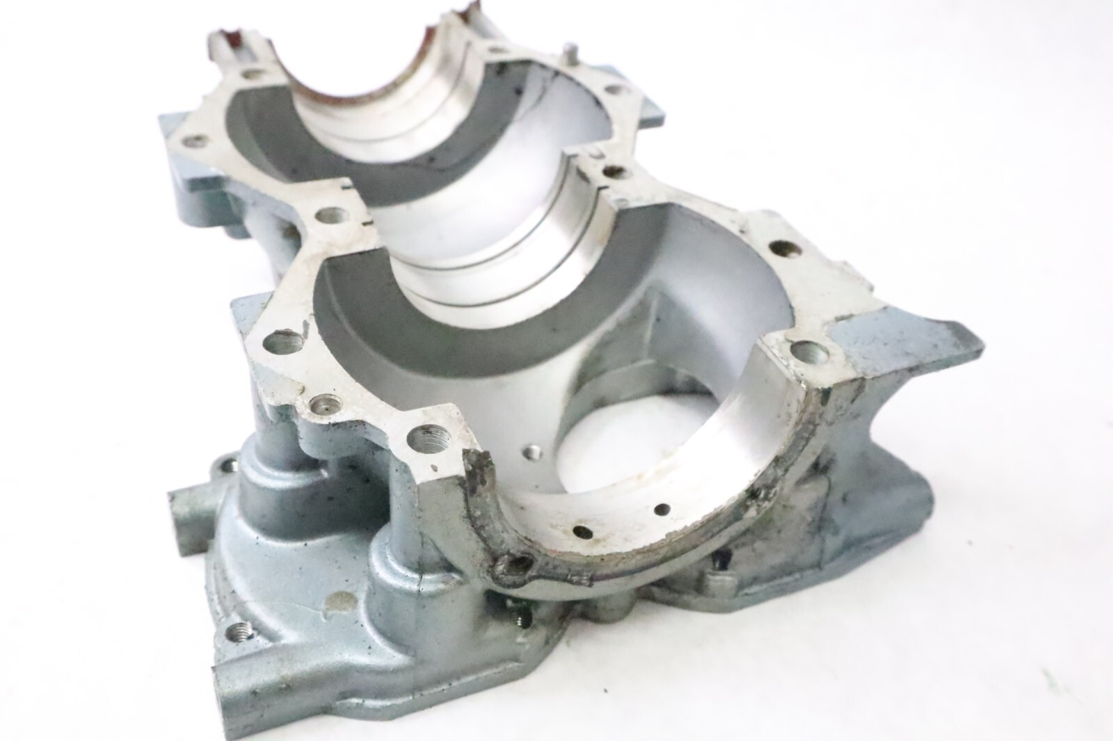 1990-1997 YAMAHA 25 hp OUTBOARD intake side of crankcase 695-15100-02-94 - Image 10