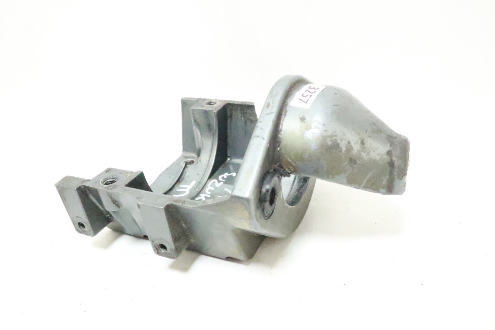 31911-94620-0ED Suzuki 1986-2001 Starting Motor Bracket 115 140 HP - Image 7