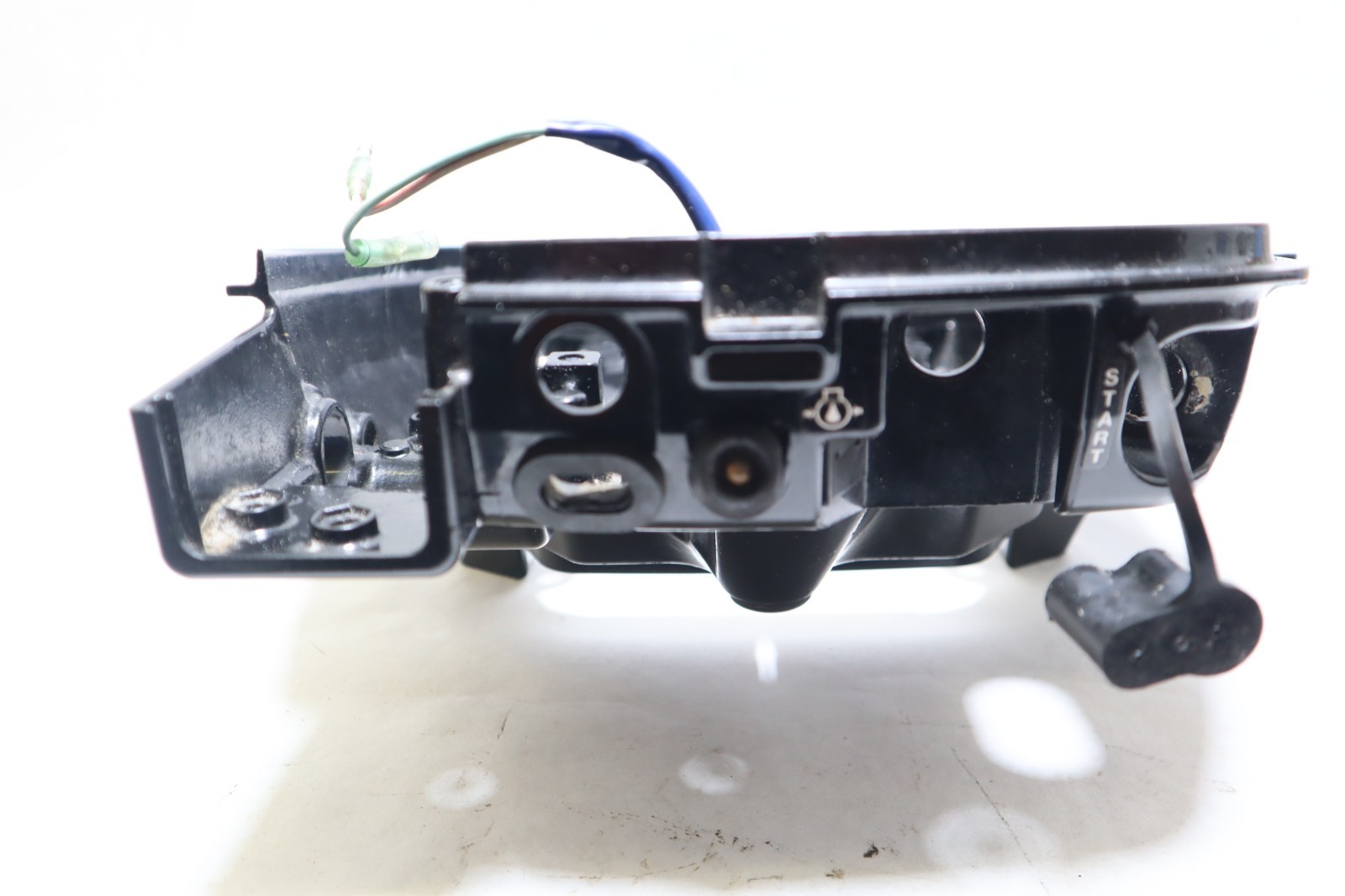 2189-853777T 07 Mercury F 9.9 hp 4S Outboard bottom cowl - Image 10