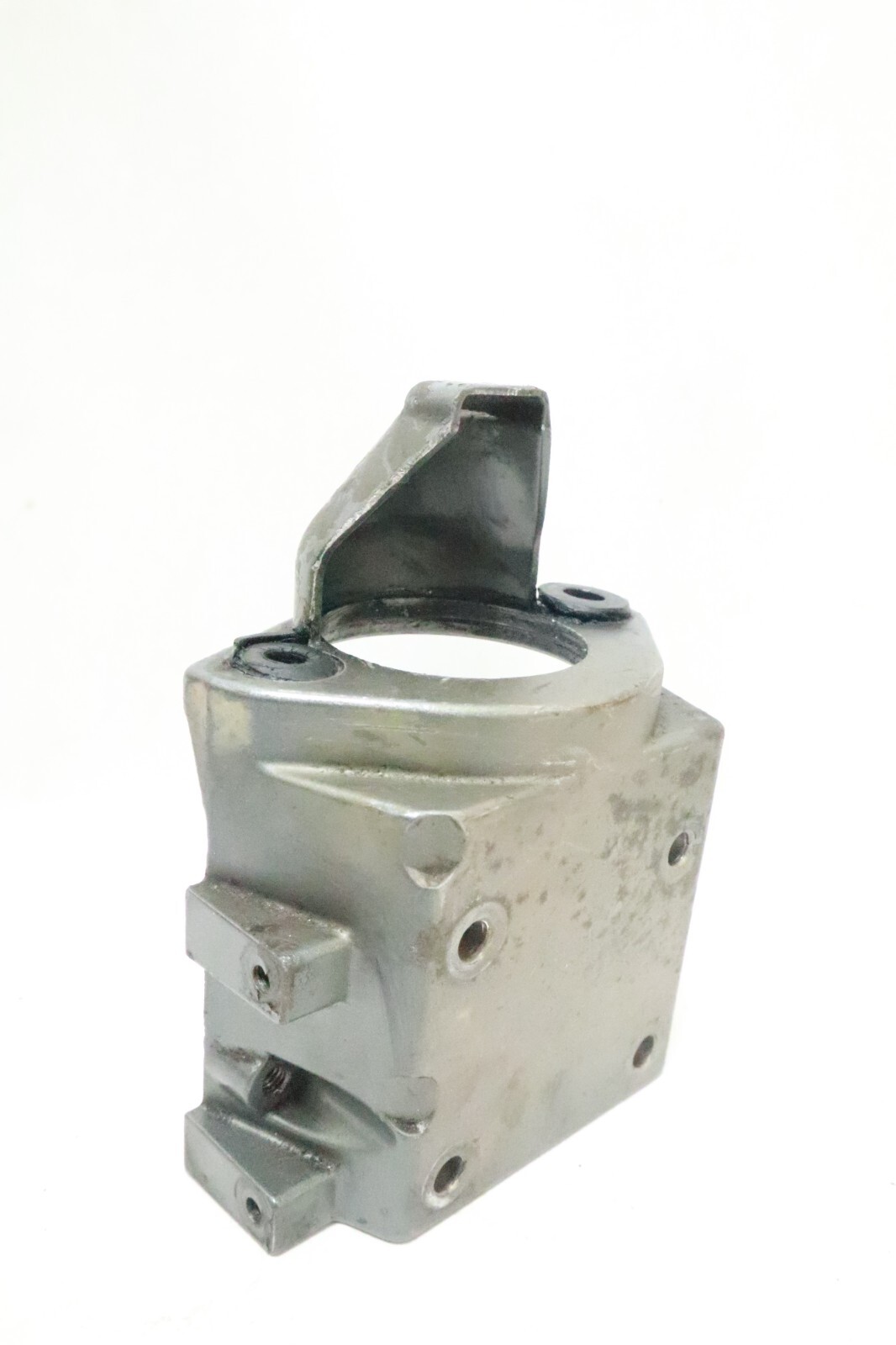31911-94620-0ED Suzuki 1986-2001 Starting Motor Bracket 115 140 HP - Image 9
