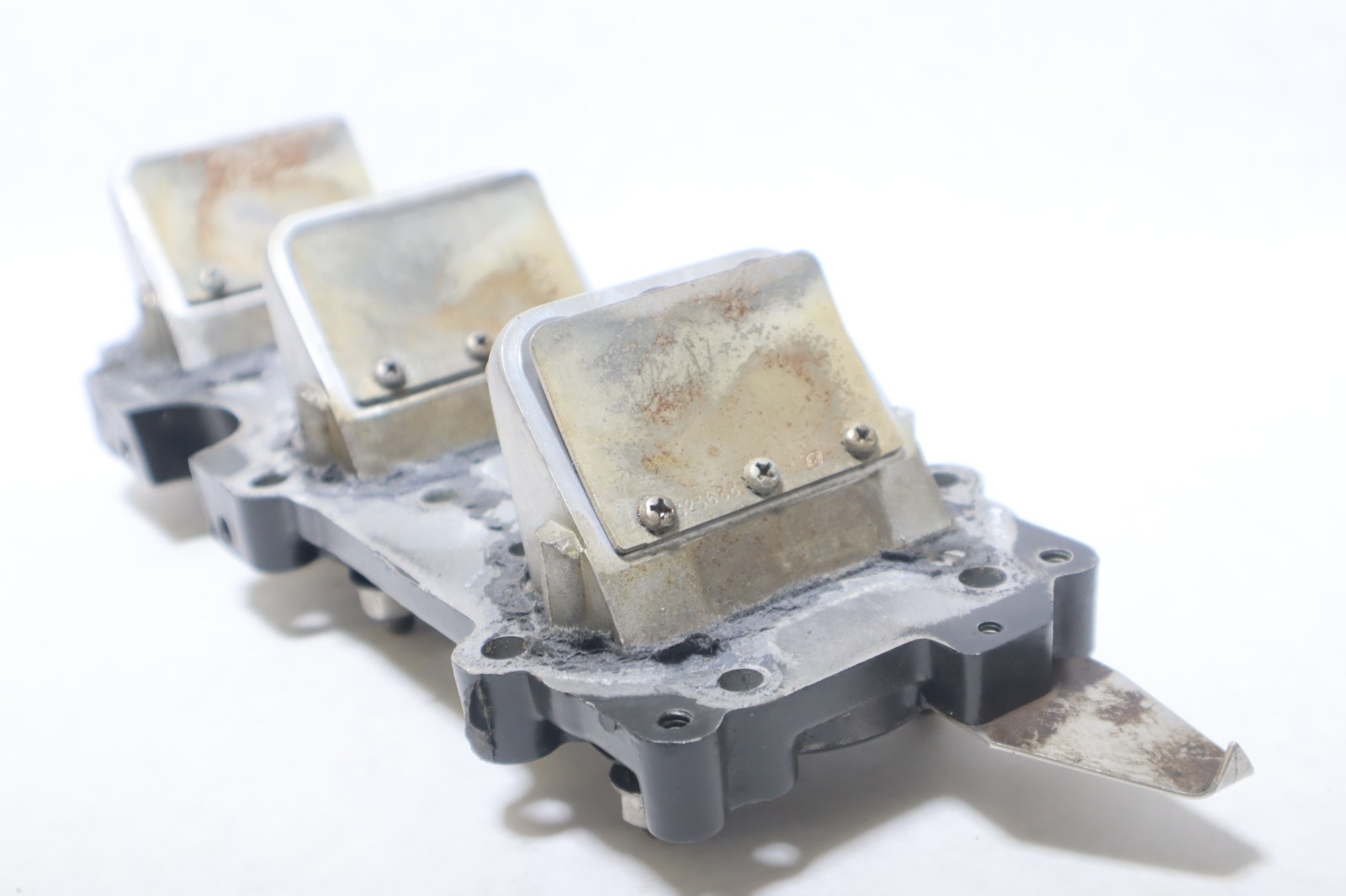 Evinrude Johnson 60 hp - 75hp OMC Intake Manifold Leaf Plate 0386662 0389731 - Image 13