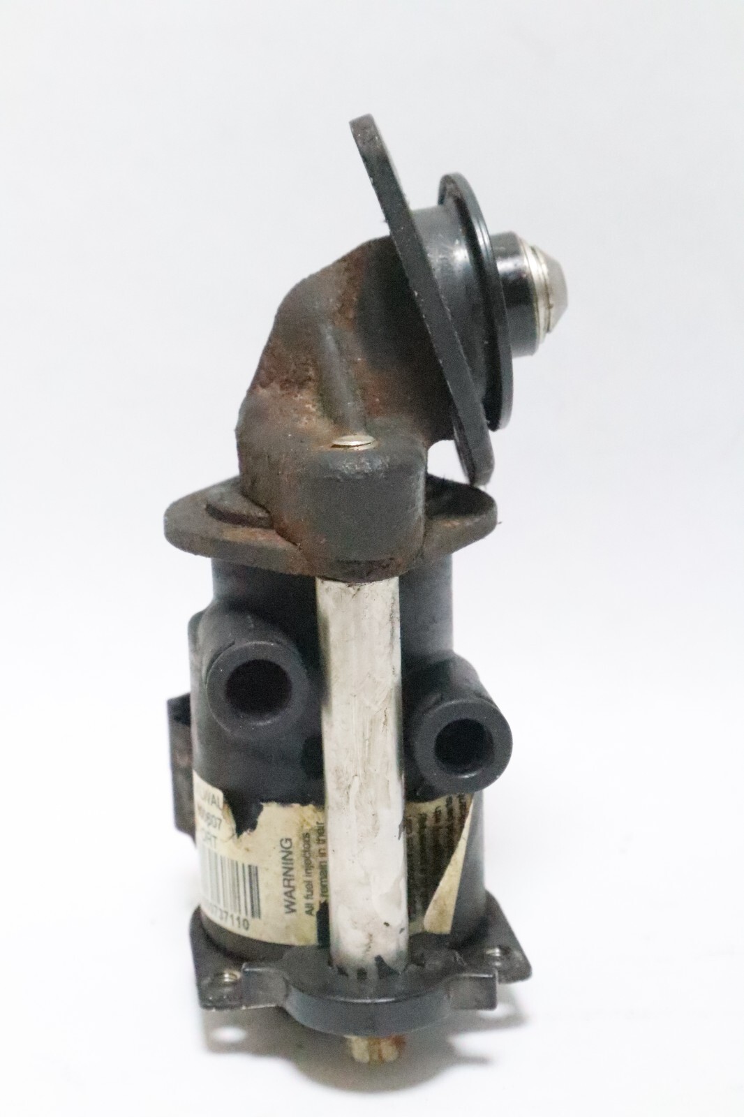 99 JOHNSON EVINRUDE OMC # 5000773 PORT FUEL INJECTOR ASSY - Image 4