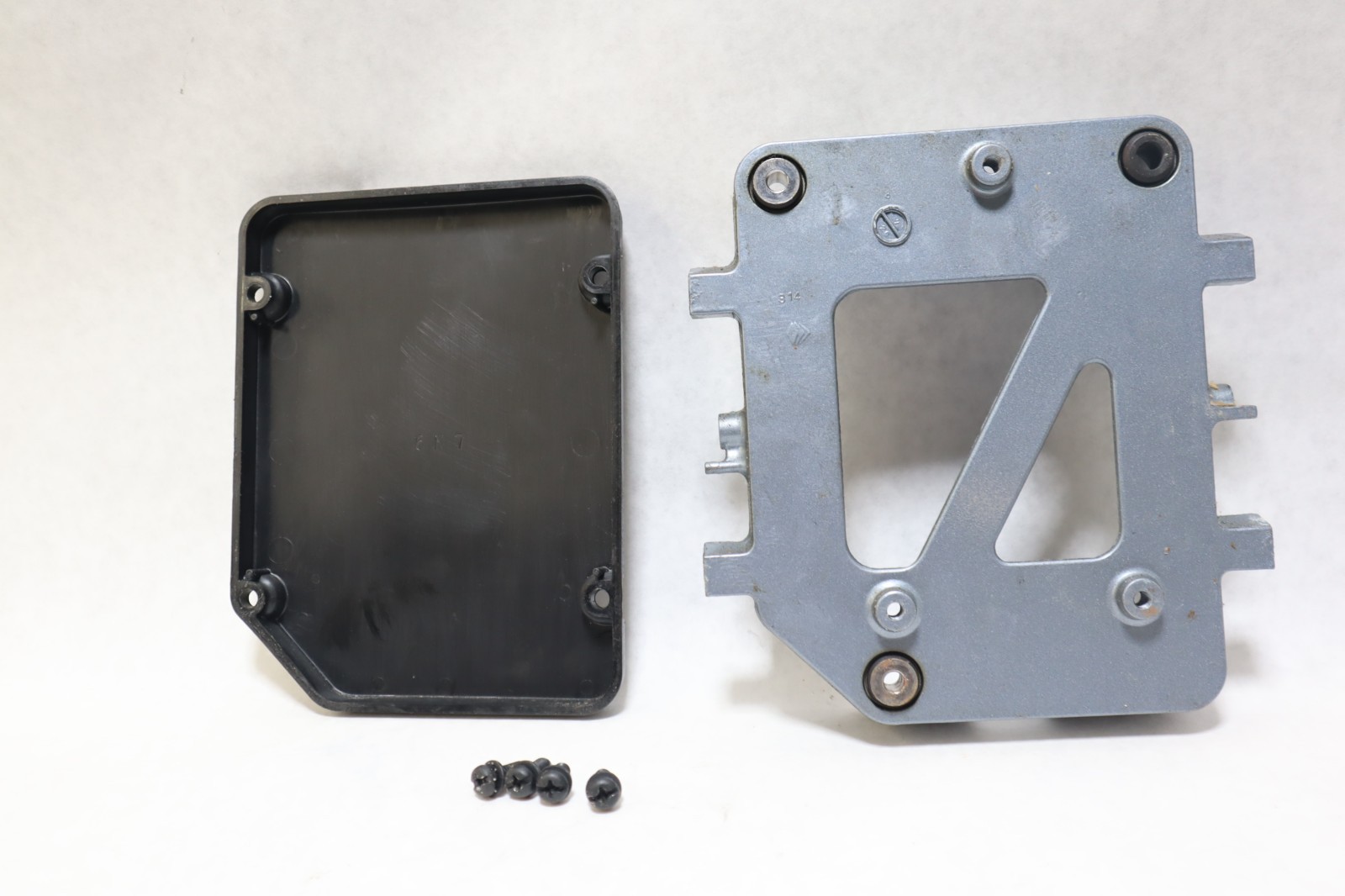 Yamaha Outboard CDI Cover 6N7-85537-00-00 115hp - 130hp 1990 - 2004 - Image 9
