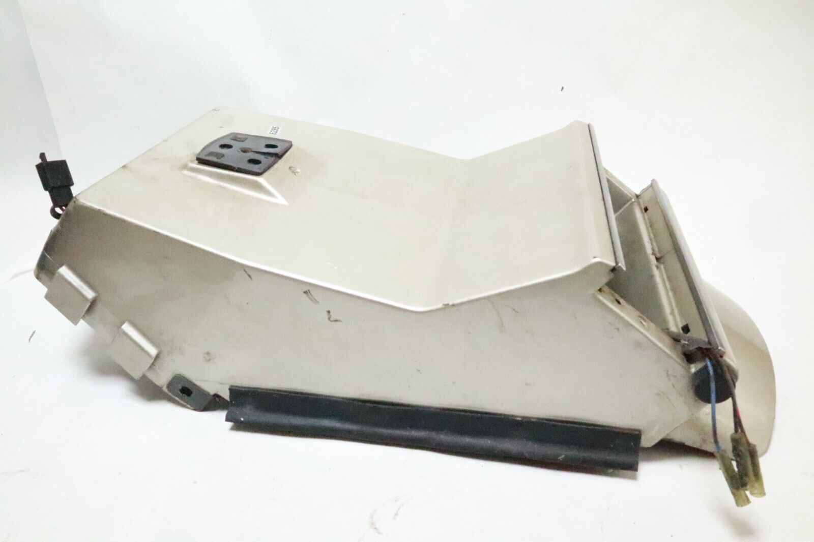 87-89 Kawasaki ZG1200 Voyager XII ZG rear fender beige USED - Image 2