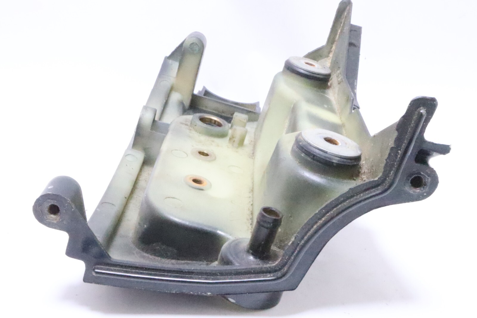 Suzuki DF150 150hp outboard front casing cover (61831-96J01-0EP) - Image 8