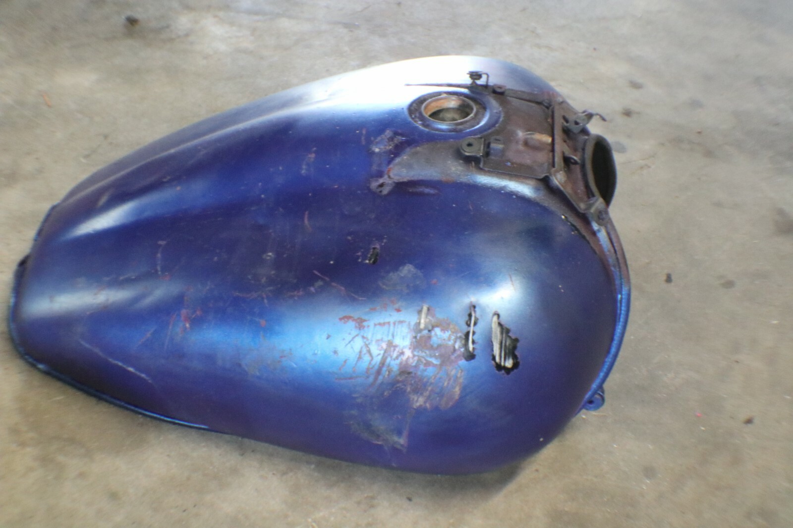 1999-2013 Yamaha Royal Star Venture XVZ1300 1300 FUEL GAS PETRO TANK - Image 4