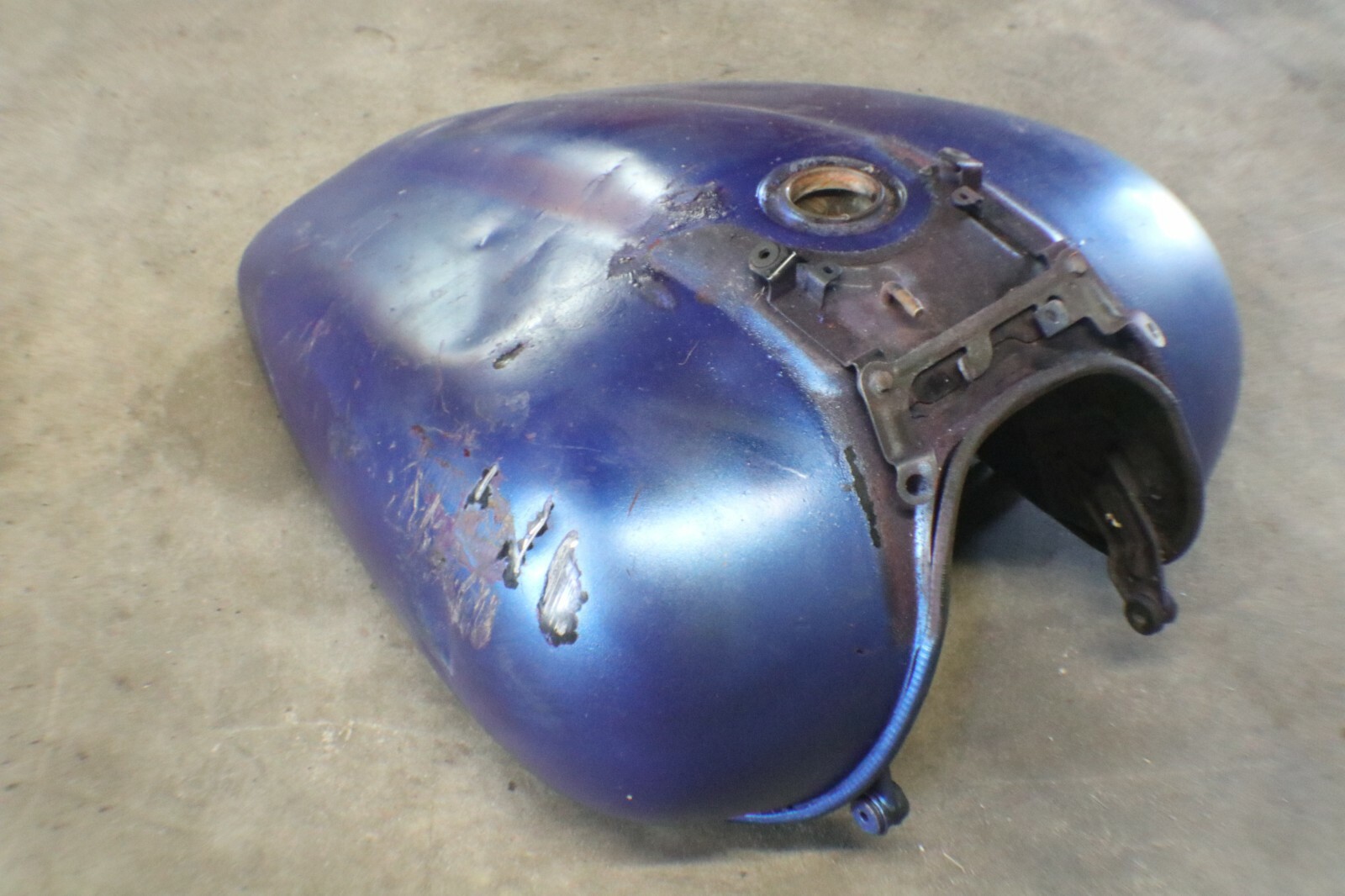 1999-2013 Yamaha Royal Star Venture XVZ1300 1300 FUEL GAS PETRO TANK - Image 5