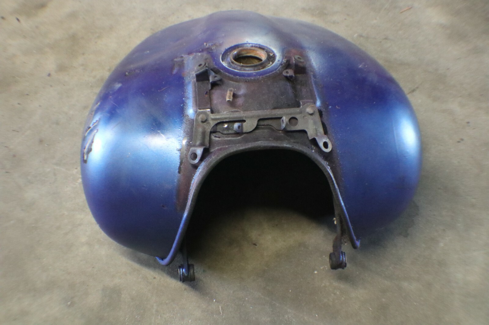 1999-2013 Yamaha Royal Star Venture XVZ1300 1300 FUEL GAS PETRO TANK - Image 6