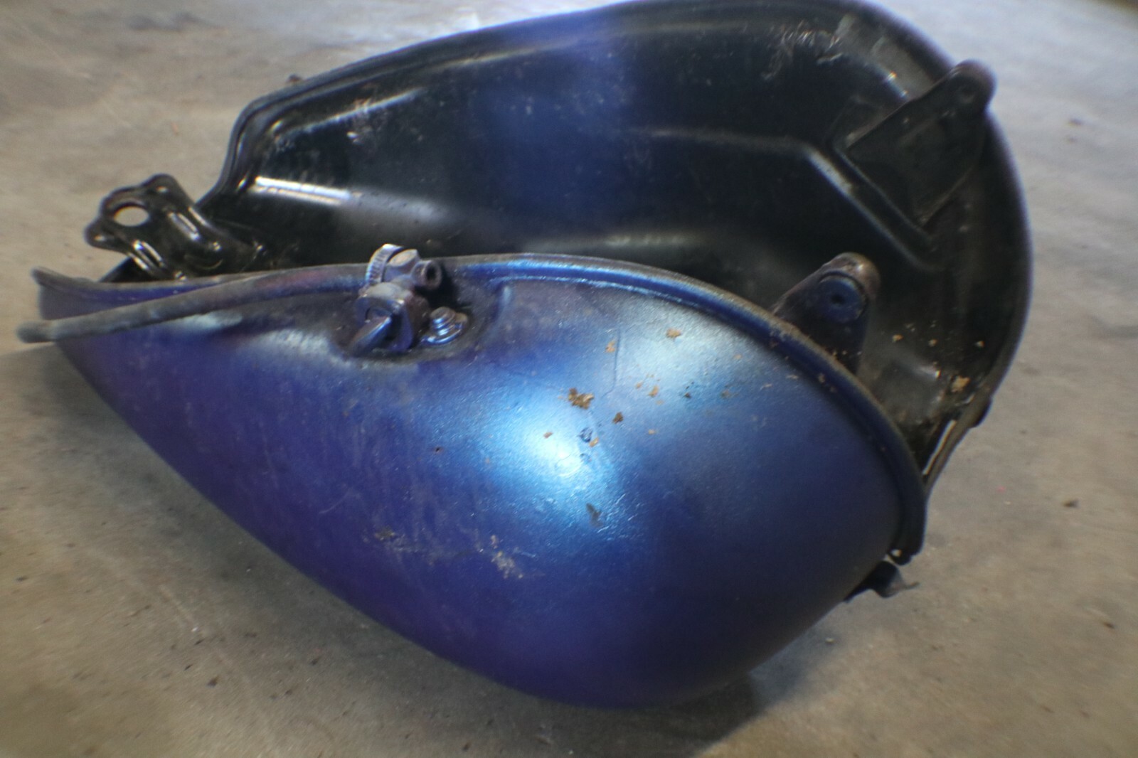 1999-2013 Yamaha Royal Star Venture XVZ1300 1300 FUEL GAS PETRO TANK - Image 11