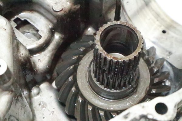 86-03 Kawasaki Voyager ZG1200 TRANSMISSION OUTPUT FRONT BEVEL GEAR USED - Image 9