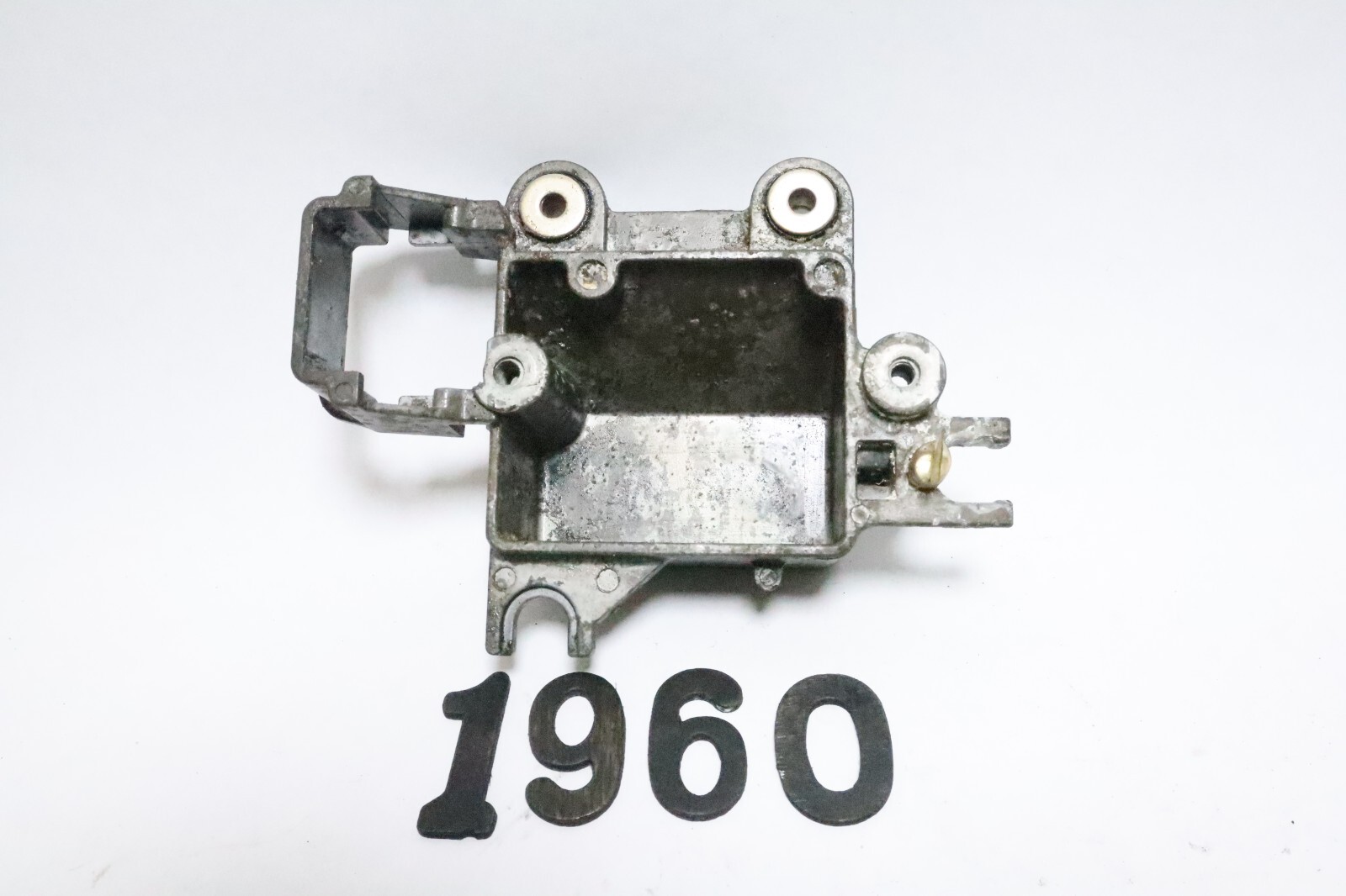 Nissan 15hp 4 stroke outboard electronics bracket (3H8069010) - Image 2