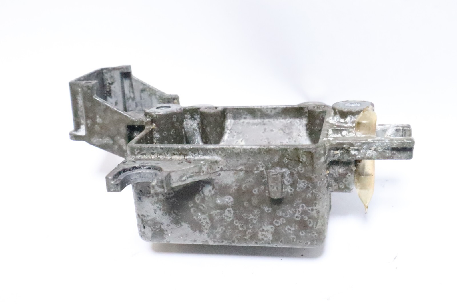 Nissan 15hp 4 stroke outboard electronics bracket (3H8069010) - Image 3