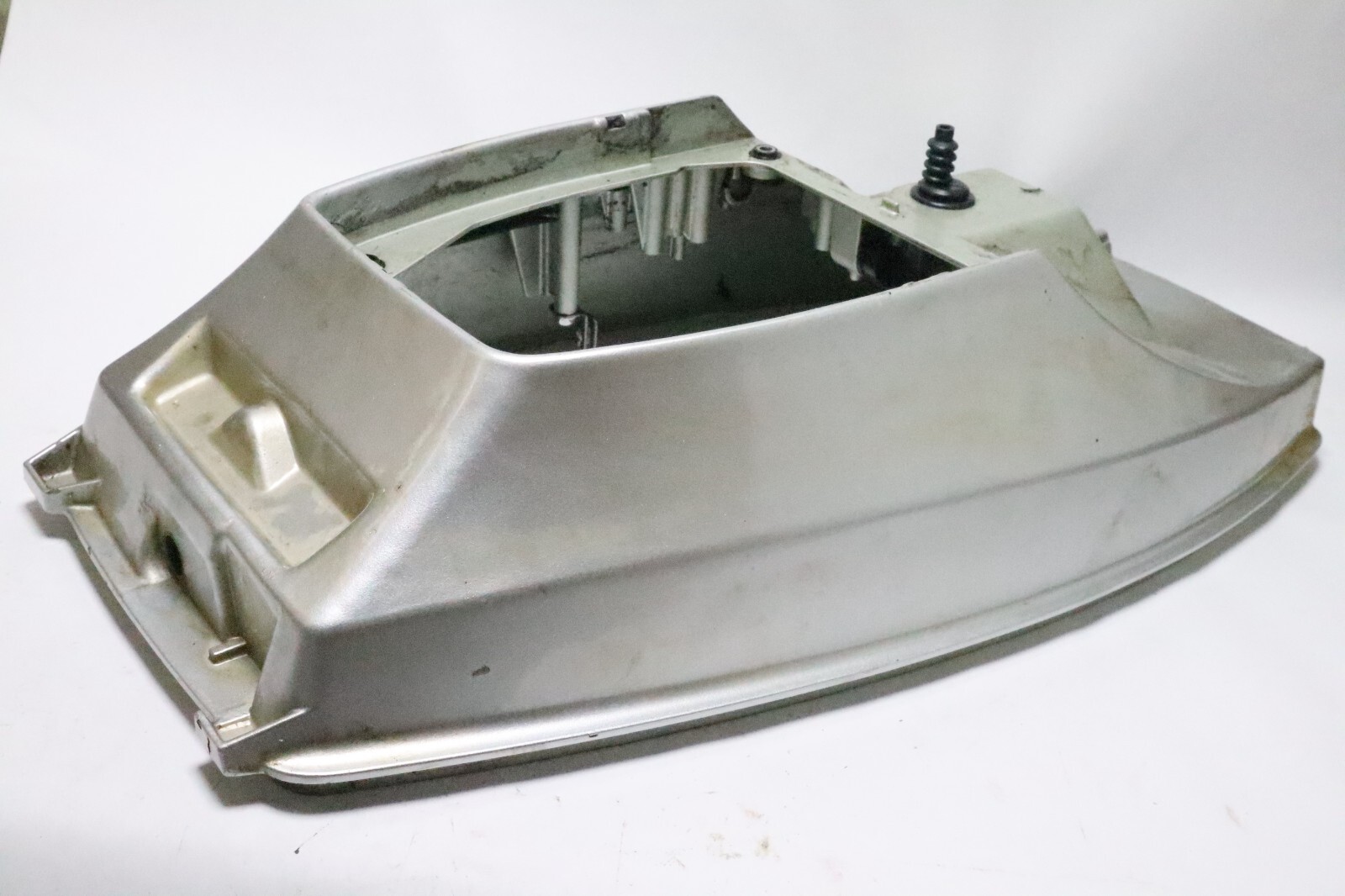 Suzuki dt40 61111-98662-02M Lower Engine/Motor Cover - Used - Image 13
