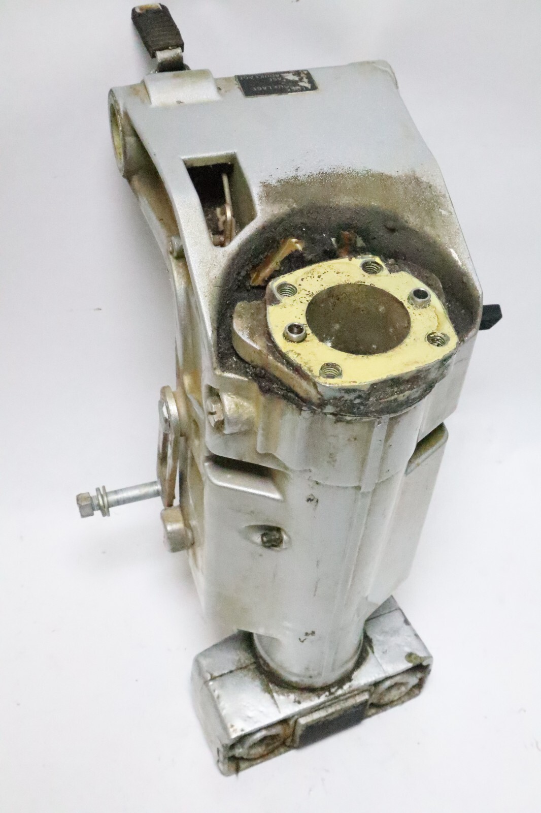 43111-94401-02M Suzuki 1984 Swivel & Steering Bracket Assembly DT 40 HP - Image 3