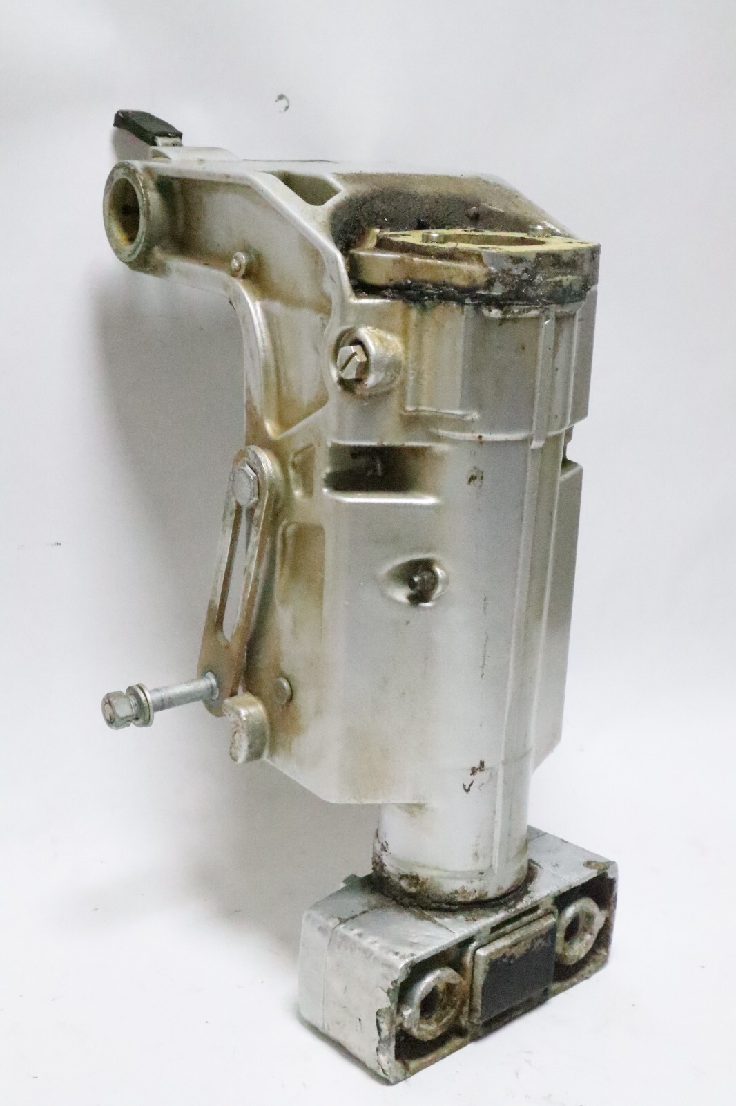 43111-94401-02M Suzuki 1984 Swivel & Steering Bracket Assembly DT 40 HP - Image 5