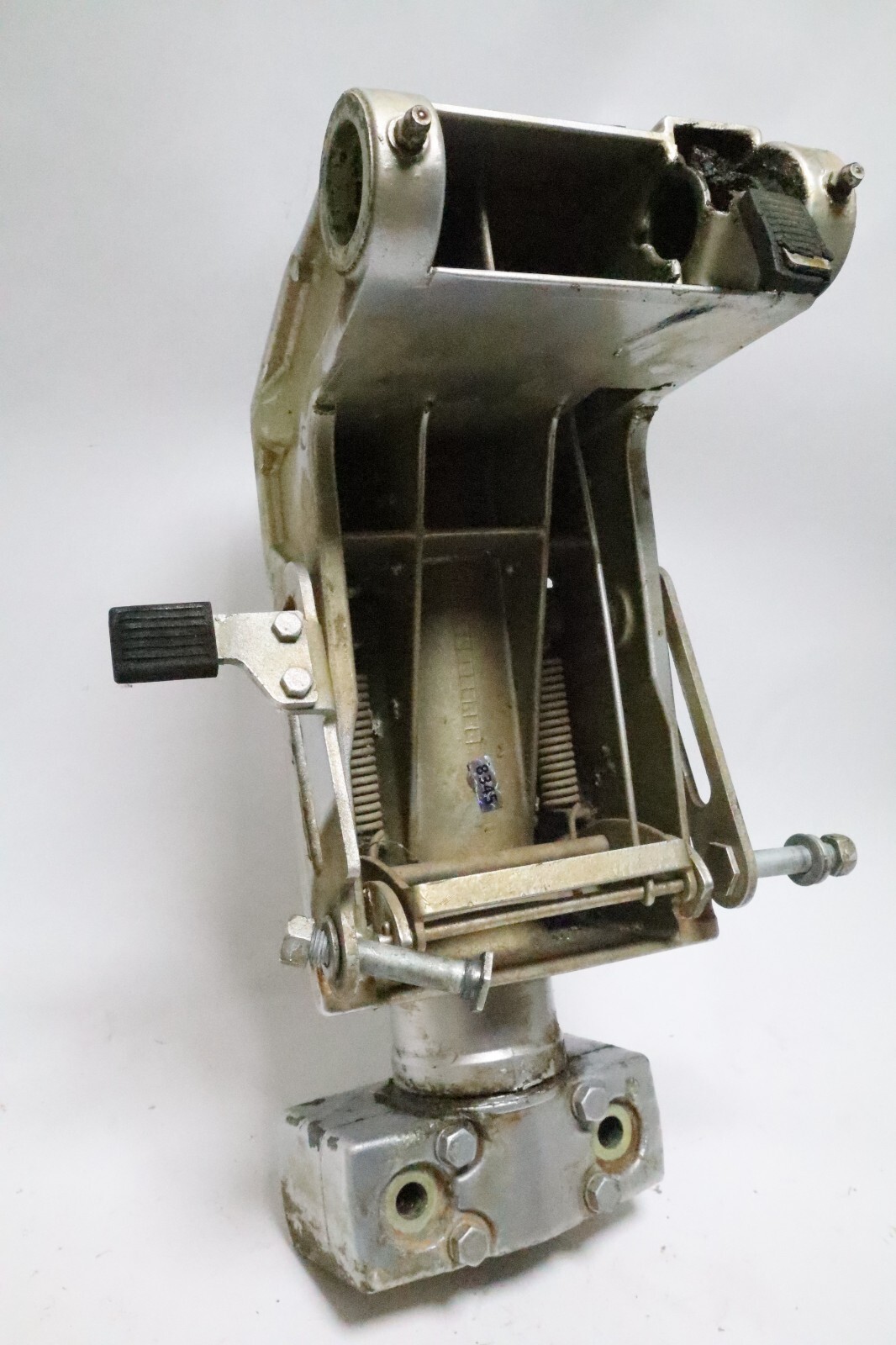 43111-94401-02M Suzuki 1984 Swivel & Steering Bracket Assembly DT 40 HP - Image 10