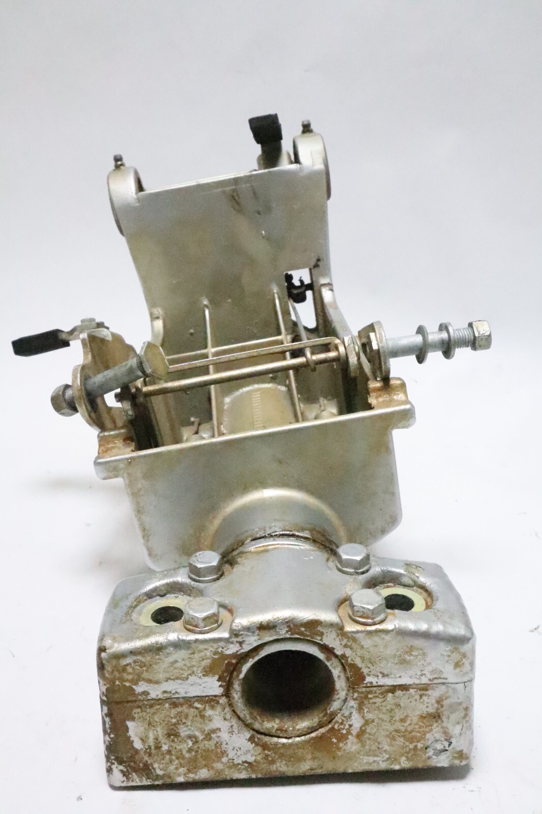 43111-94401-02M Suzuki 1984 Swivel & Steering Bracket Assembly DT 40 HP - Image 11