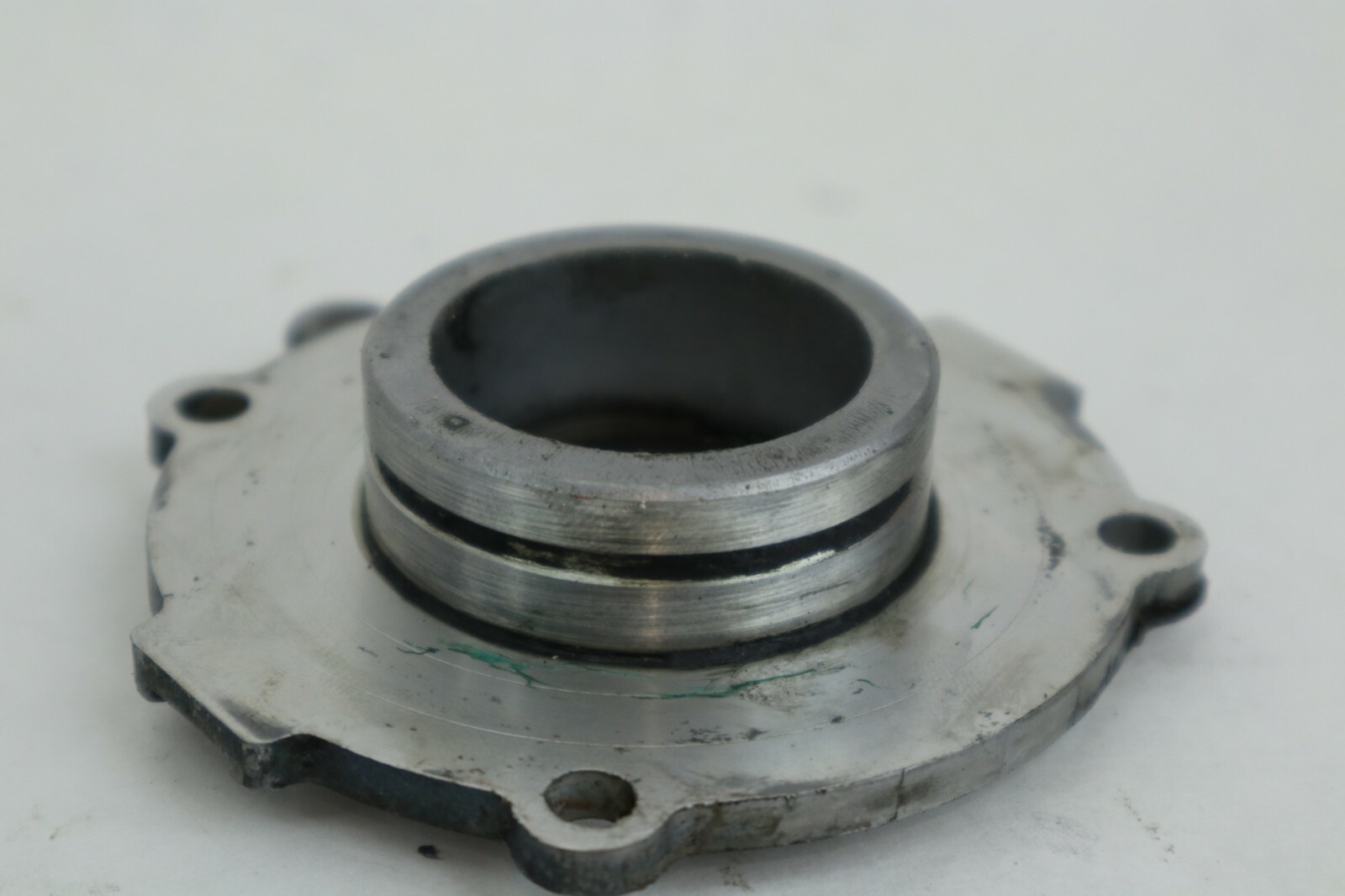 Yamaha Outboard 25 30 hp Oil Seal Housing 689-15359-00-94 - Image 3