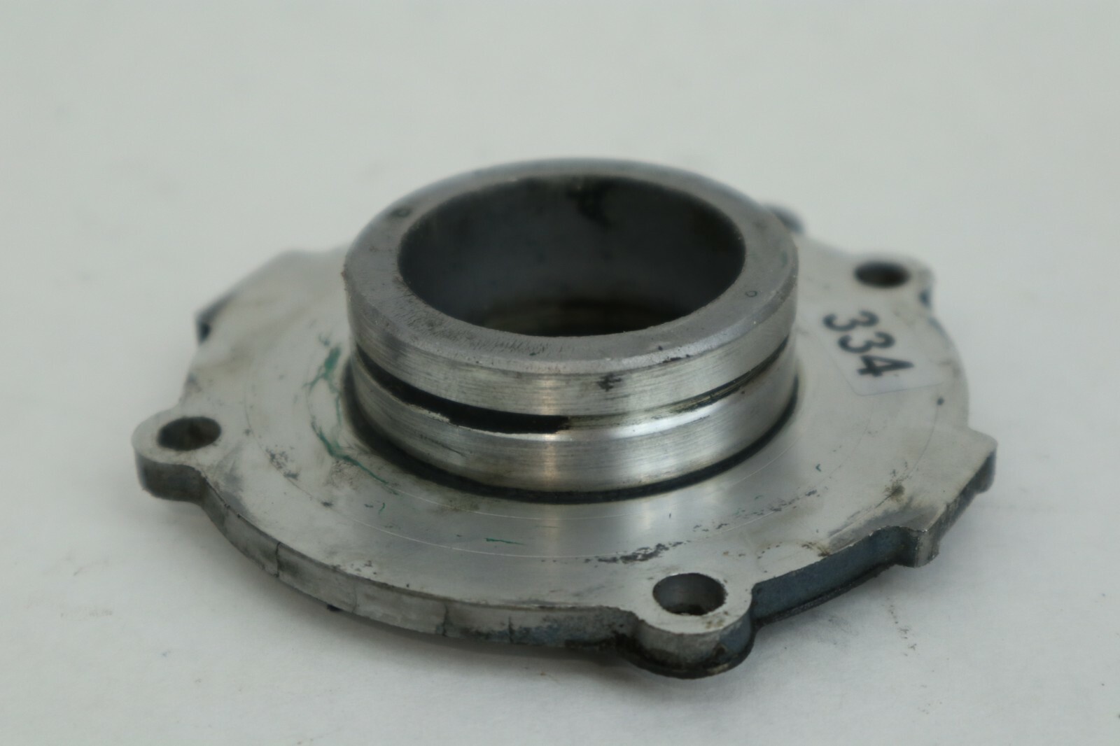Yamaha Outboard 25 30 hp Oil Seal Housing 689-15359-00-94 - Image 4