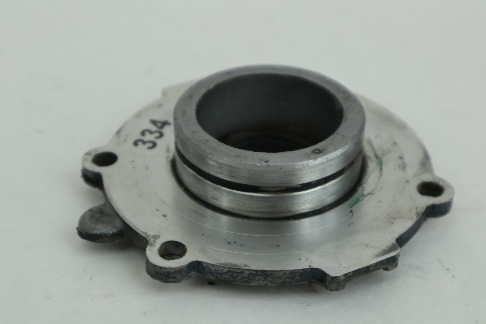 Yamaha Outboard 25 30 hp Oil Seal Housing 689-15359-00-94 - Image 5