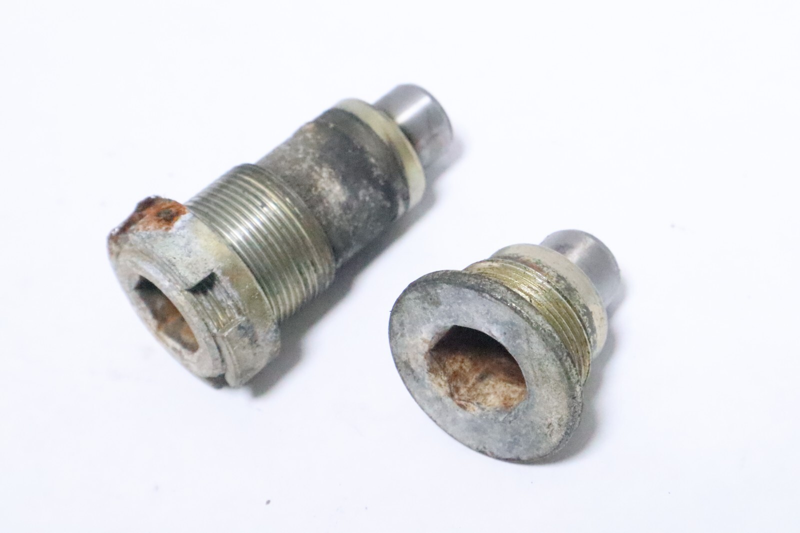 83-85 Honda VF 1100 Magna Swingarm Pin 90121-MB0-000 90122-MB0-000