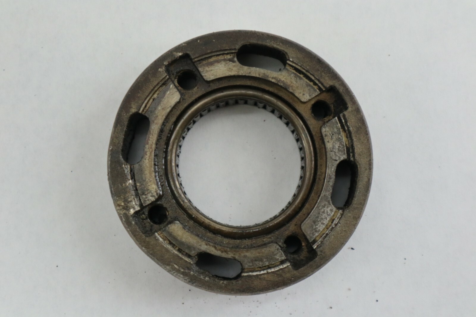 Used Force 85 - 150 HP L Drive Reverse Gear CARRIER HOLDER F2A694662