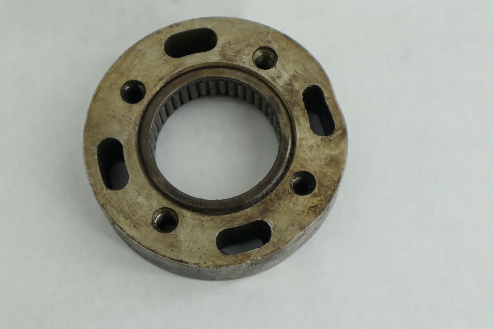Used Force 85 - 150 HP L Drive Reverse Gear CARRIER HOLDER F2A694662 - Image 6