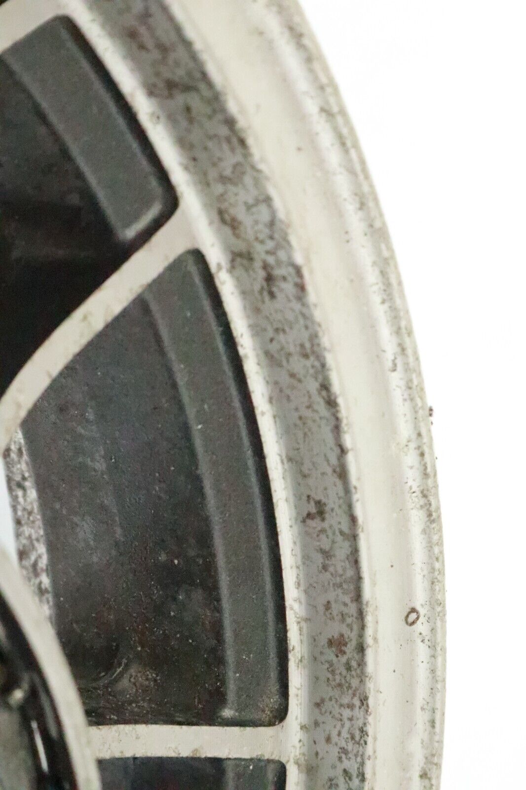 87-93 Kawasaki Voyager Xii Zg1200b Rear Back Wheel Rim 41073-1379-v8 USED - Image 10