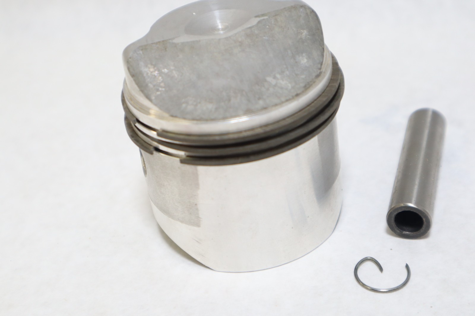 New OEM Mercury Outboard Piston Kit (Piston/Rings/Wrist Pin) # 724-2537A2