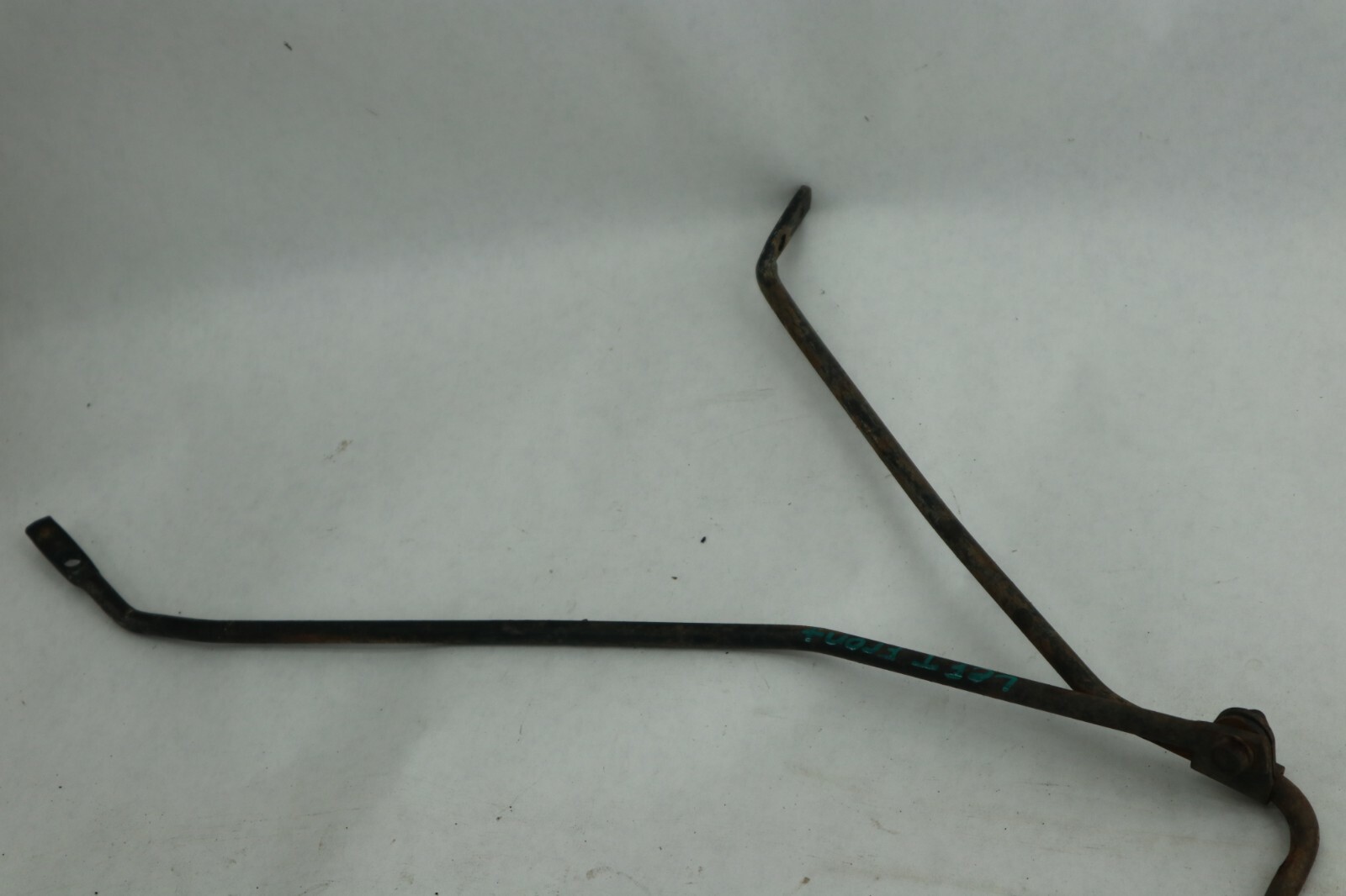 06 Honda TRX 350 FE Rancher Left Front Heel Fender Mount 61108-HN7-000 2004-2007 - Image 6