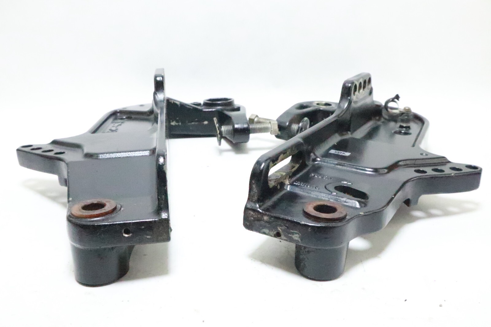 Nissan 40 50 HP Stern Bracket Set PN 3C8621100 Fits 1996-2002+ - Image 4