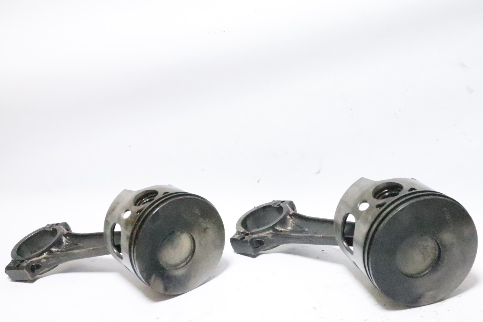 99 Evinrude 200 HP 2 Stroke Piston And Rod Assembly PN 439357 port qty 2 - Image 3