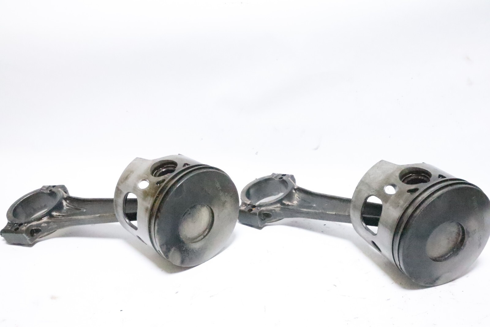 99 Evinrude 200 HP 2 Stroke Piston And Rod Assembly PN 439357 port qty 2 - Image 5