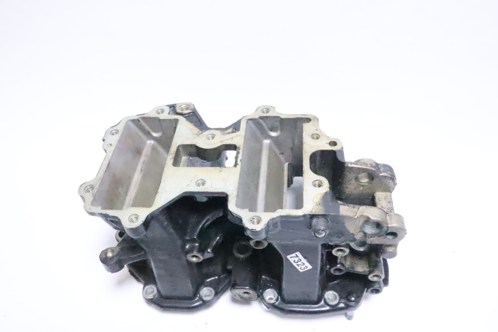 1998-05 Johnson Evinrude 40HP 2 Stroke INTAKE SIDE OF CRANKCASE 332401 - Image 2