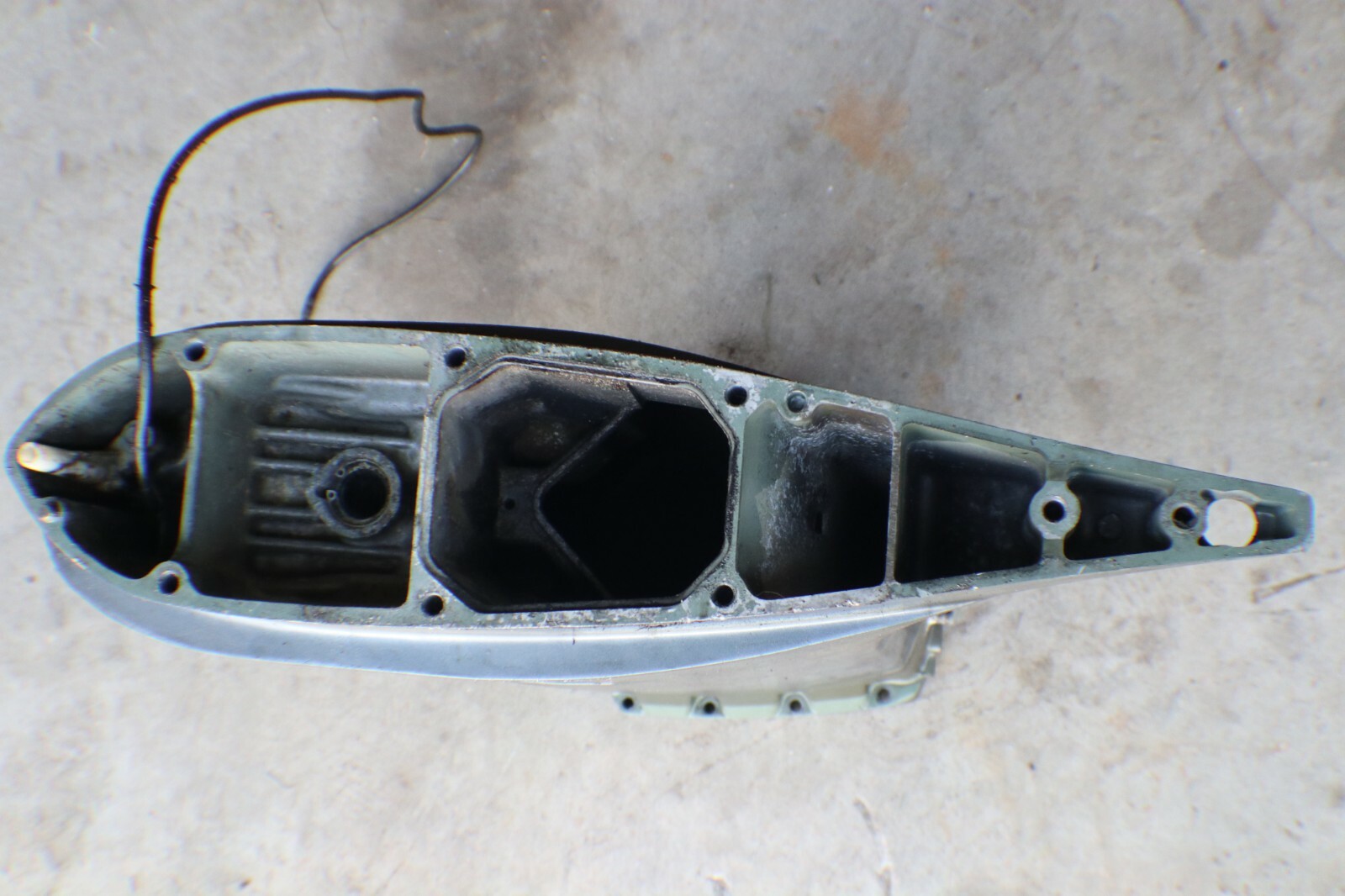 Yamaha 250 HP HPDI upper casing- mid section 60V-45111-20-8D outboard motor - Image 8