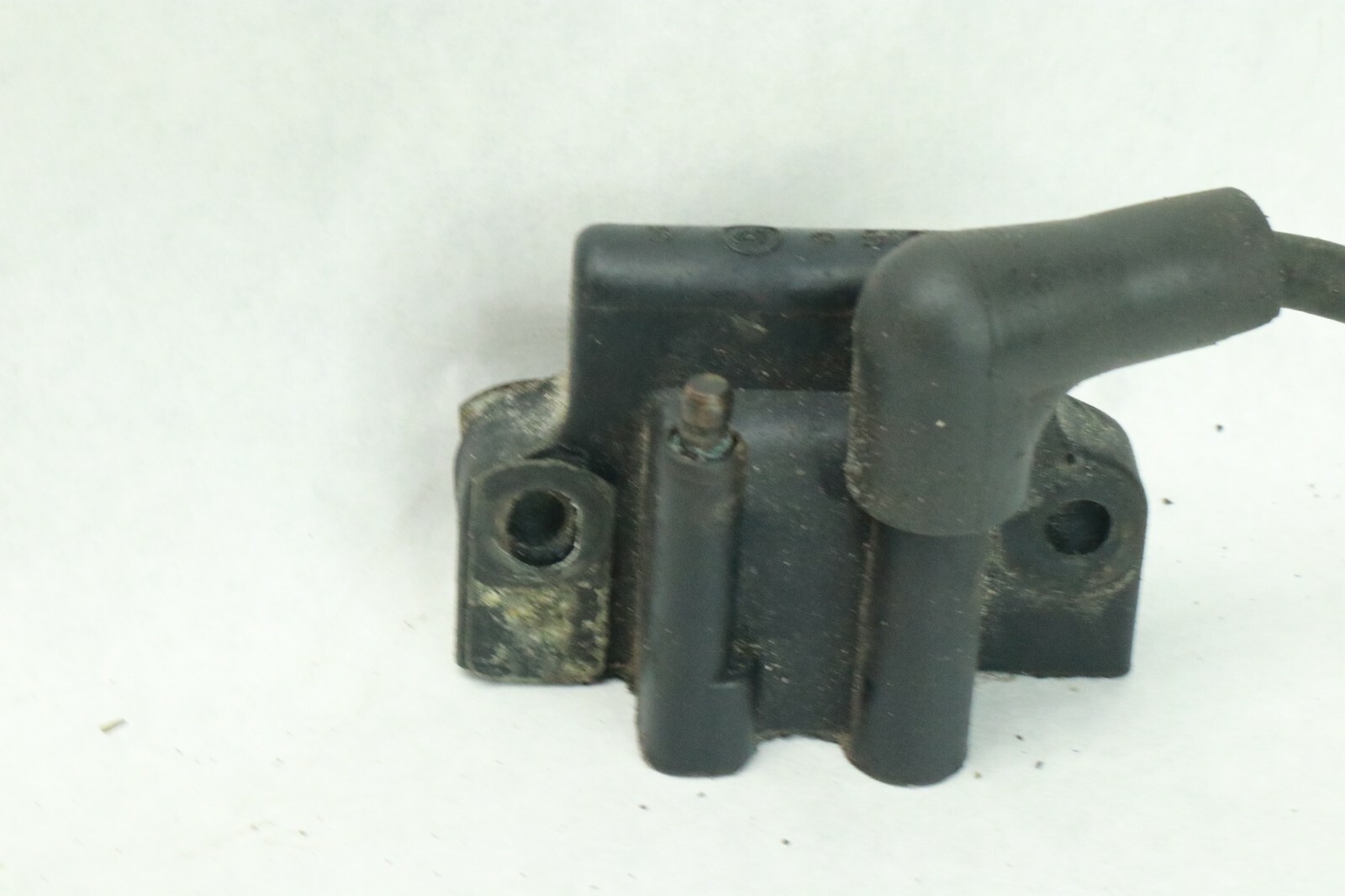 Johnson outboard 30hp v4 115 2-stroke Ignition coil 582508 - Image 5