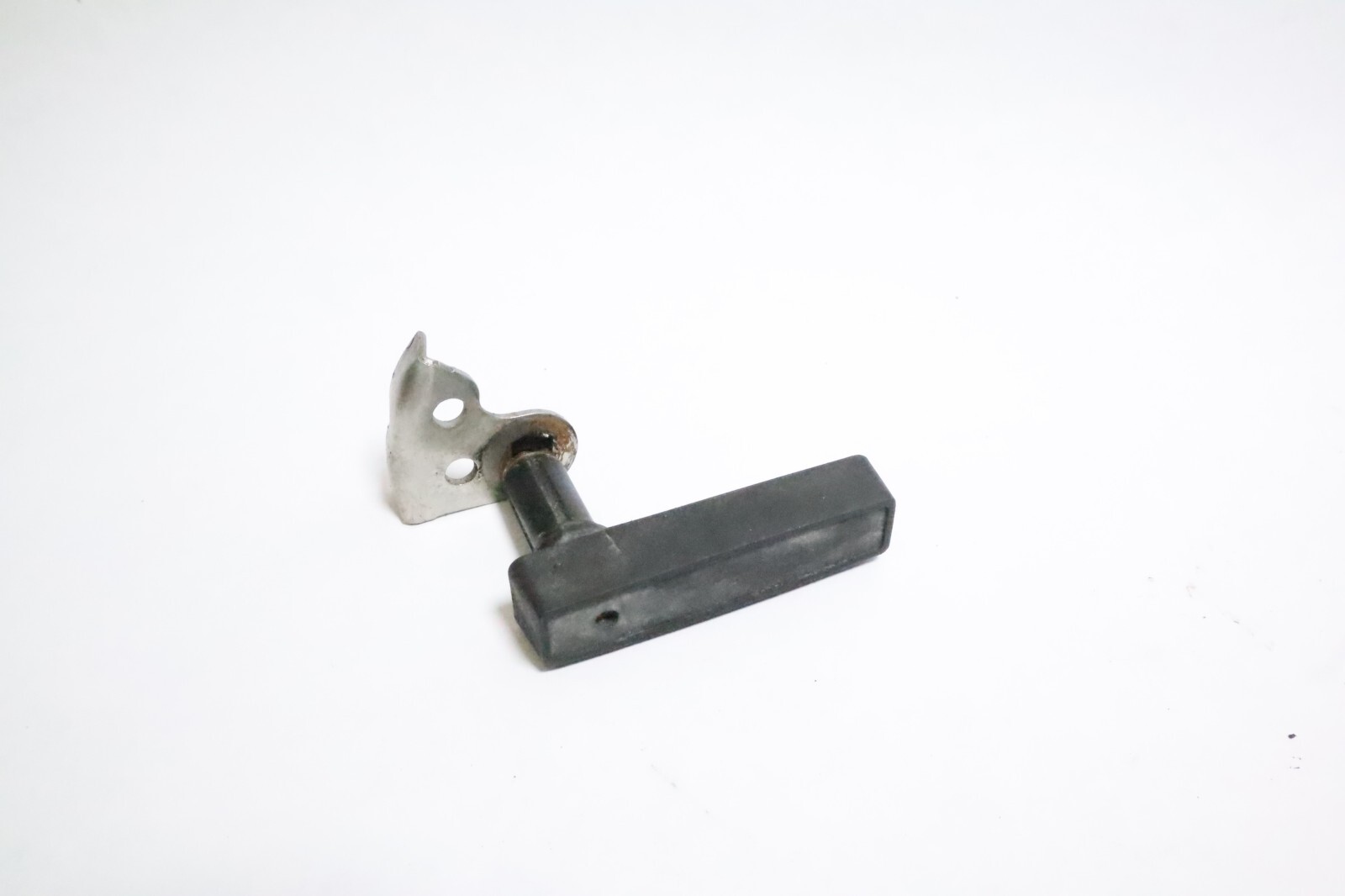 40-50 48 HP Johnson Evinrude Cowling Latch Handle Assy 1989-2005 396611 330253