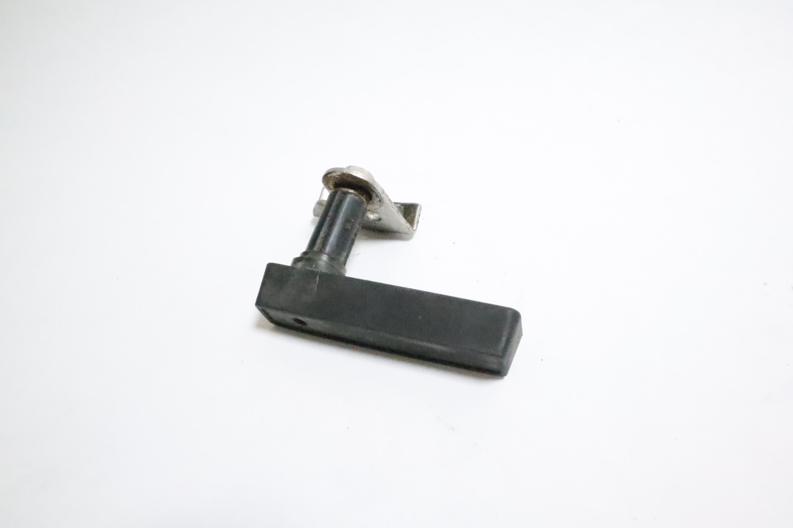 40-50 48 HP Johnson Evinrude Cowling Latch Handle Assy 1989-2005 396611 330253 - Image 5