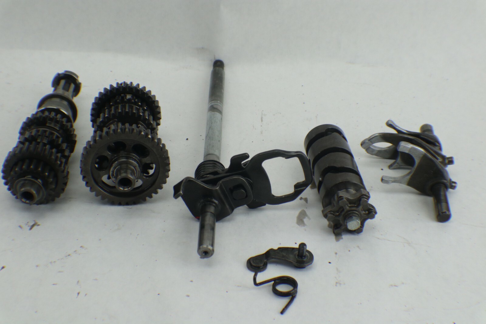 1983 Honda ATC 185S transmission gears and guts shifter rod assembly - Image 3