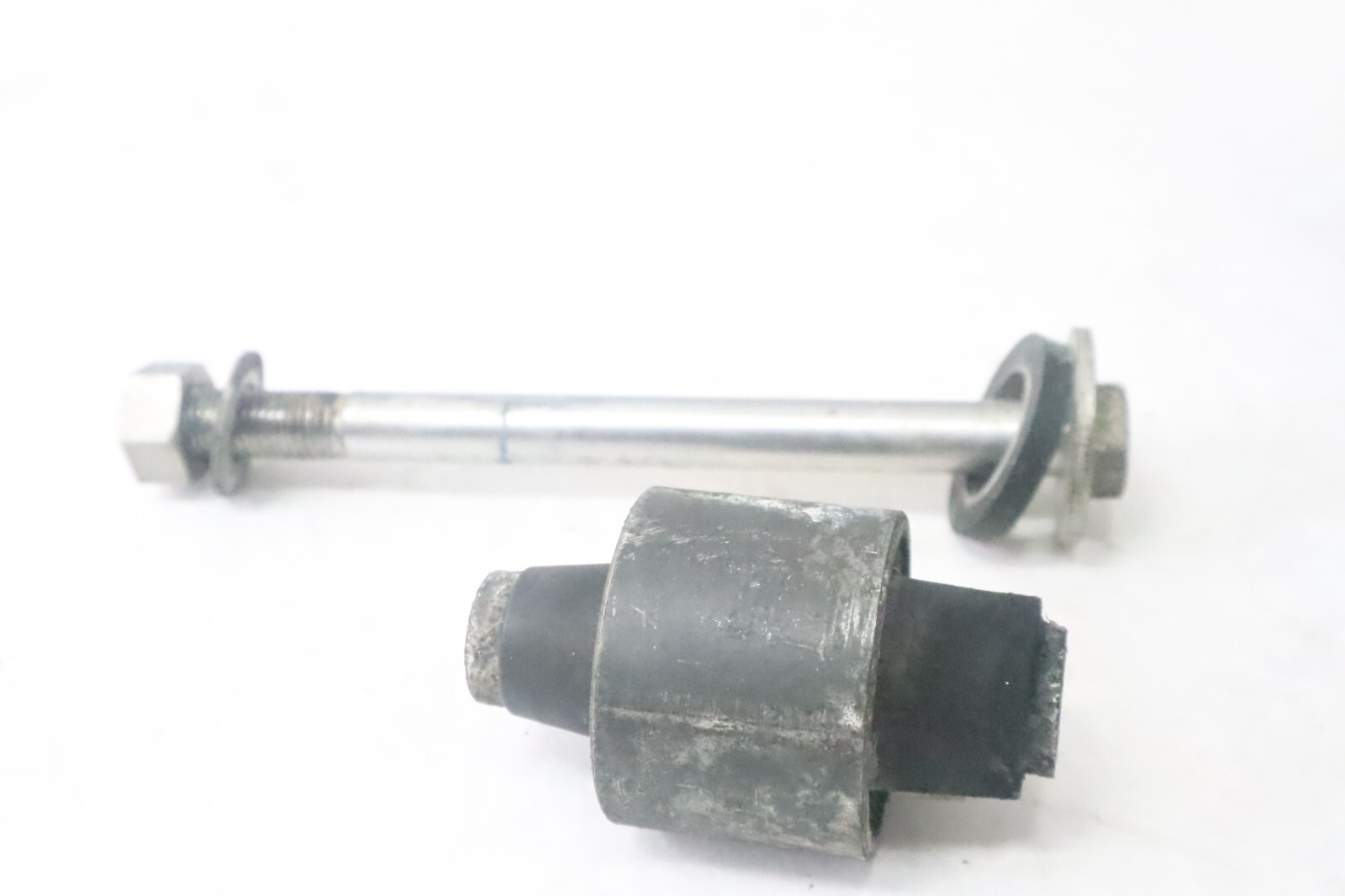Nissan 70 hp LOWER MOUNT 353613020 ns70a2