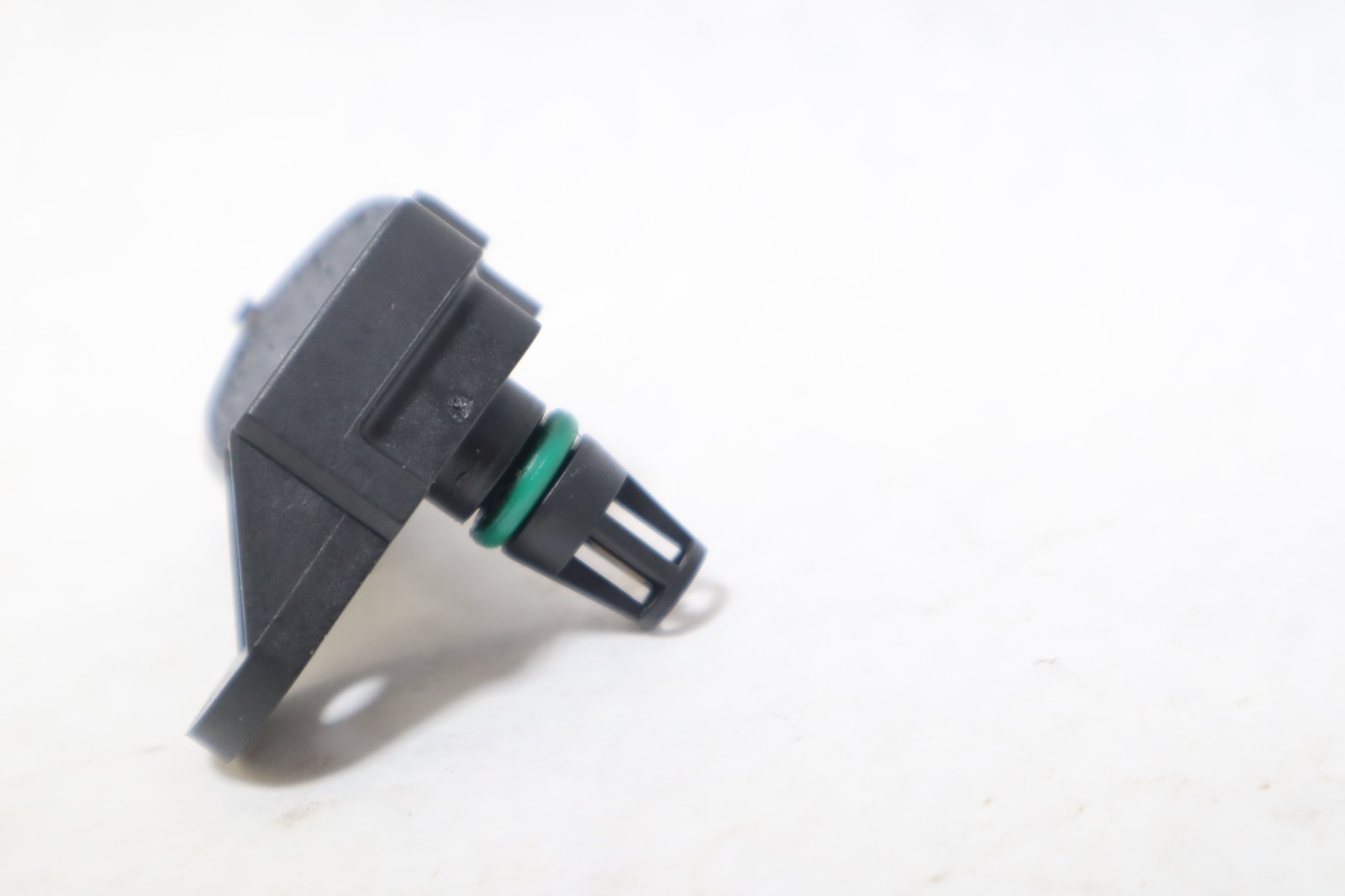 Can-am Sea-doo Ski-dooTRIXX Oem PRESSURE AND TEMPERATURE SENSOR 707000995 - Image 4