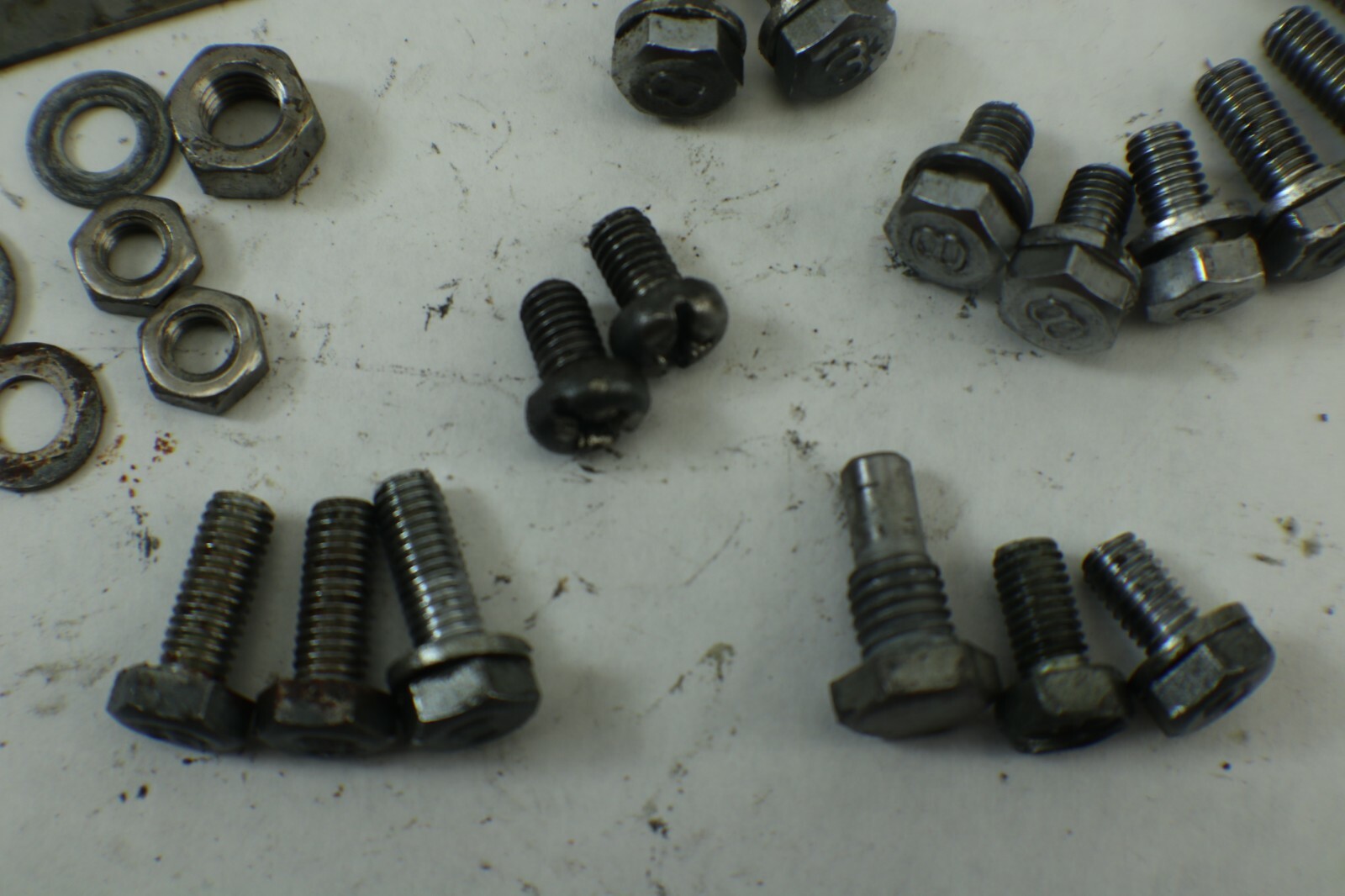 1985 1987Yamaha 9.9 15 HP Outboard Hardware Nuts and bolts - Image 8