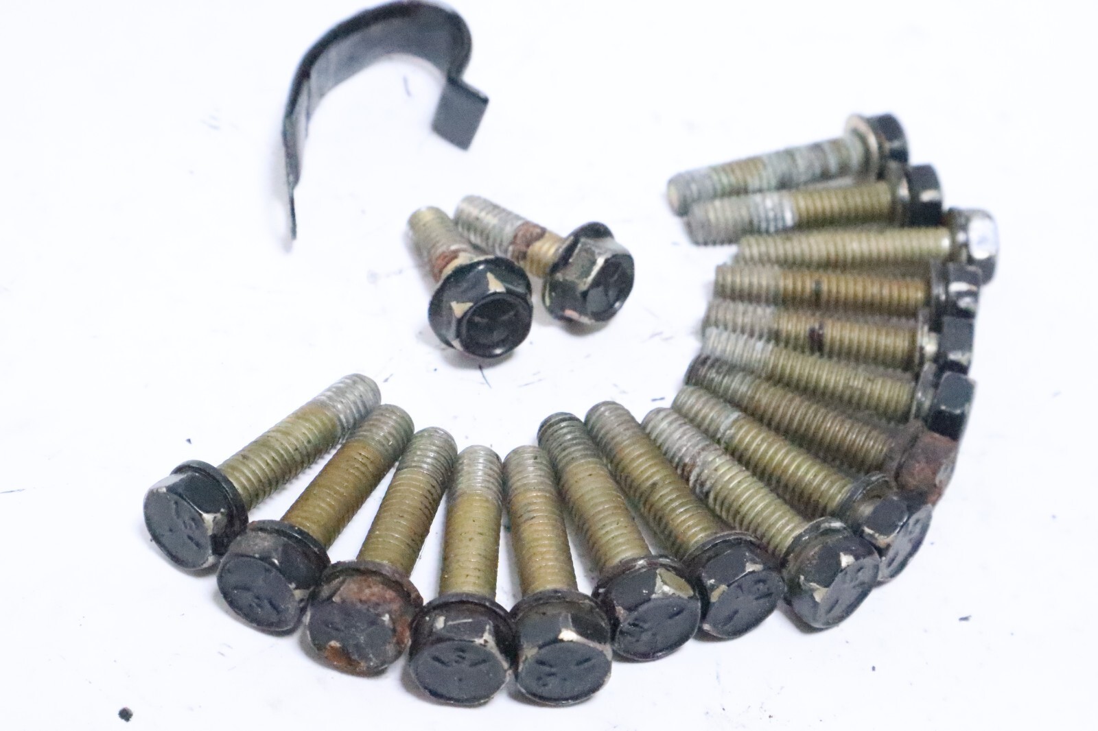 855288 EXHAUST PLATE cover Head bolts, Mercury 135 150 hp 150XL Optimax - Image 4