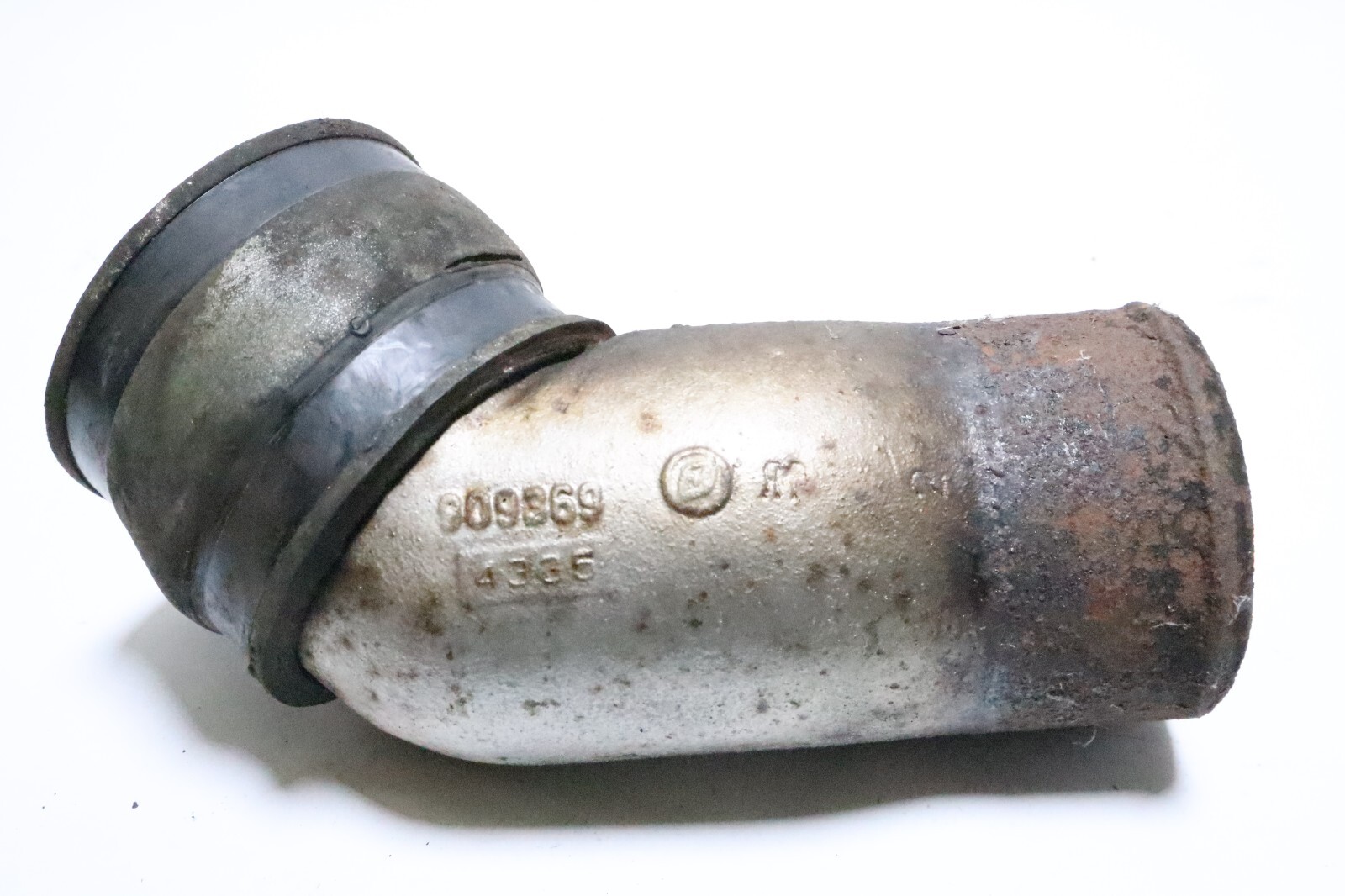 OMC Stringer 909369 0909369 Exhaust Elbow Tube 2.5L 3.0L 120hp 140hp 4cyl - Image 3